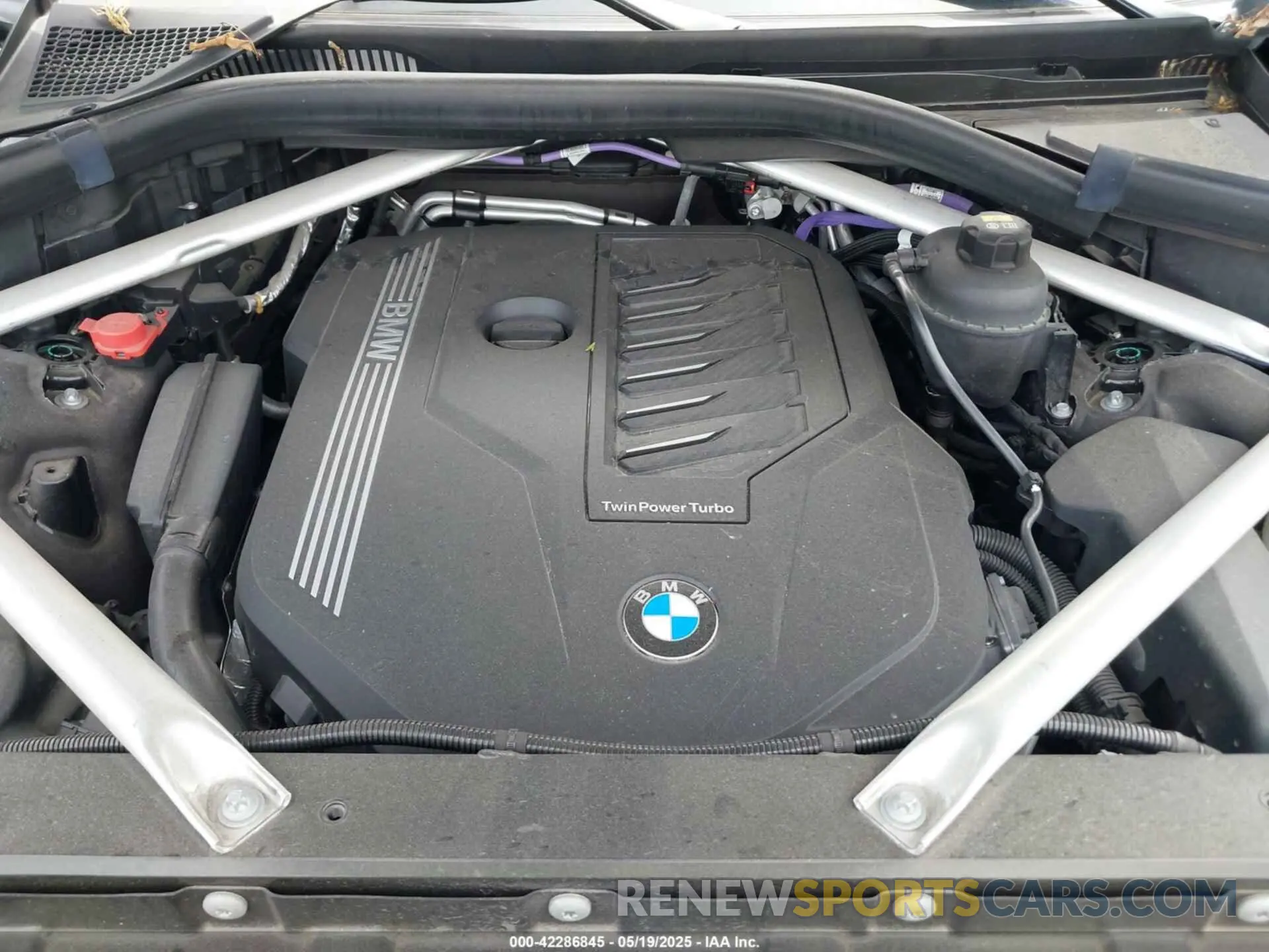 10 Photograph of a damaged car 5UXCW2C08M9H62269 BMW X7 2021