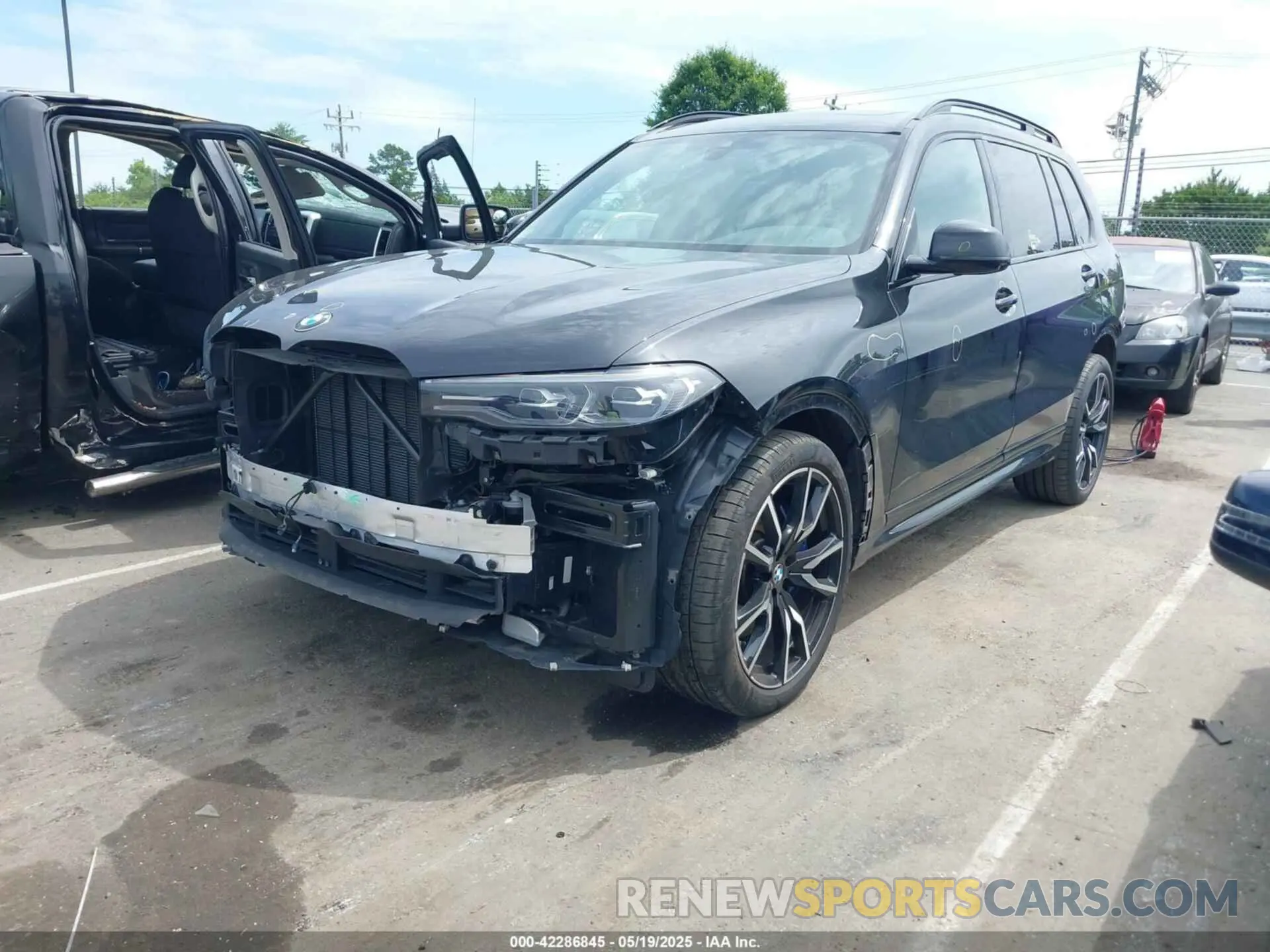 2 Photograph of a damaged car 5UXCW2C08M9H62269 BMW X7 2021