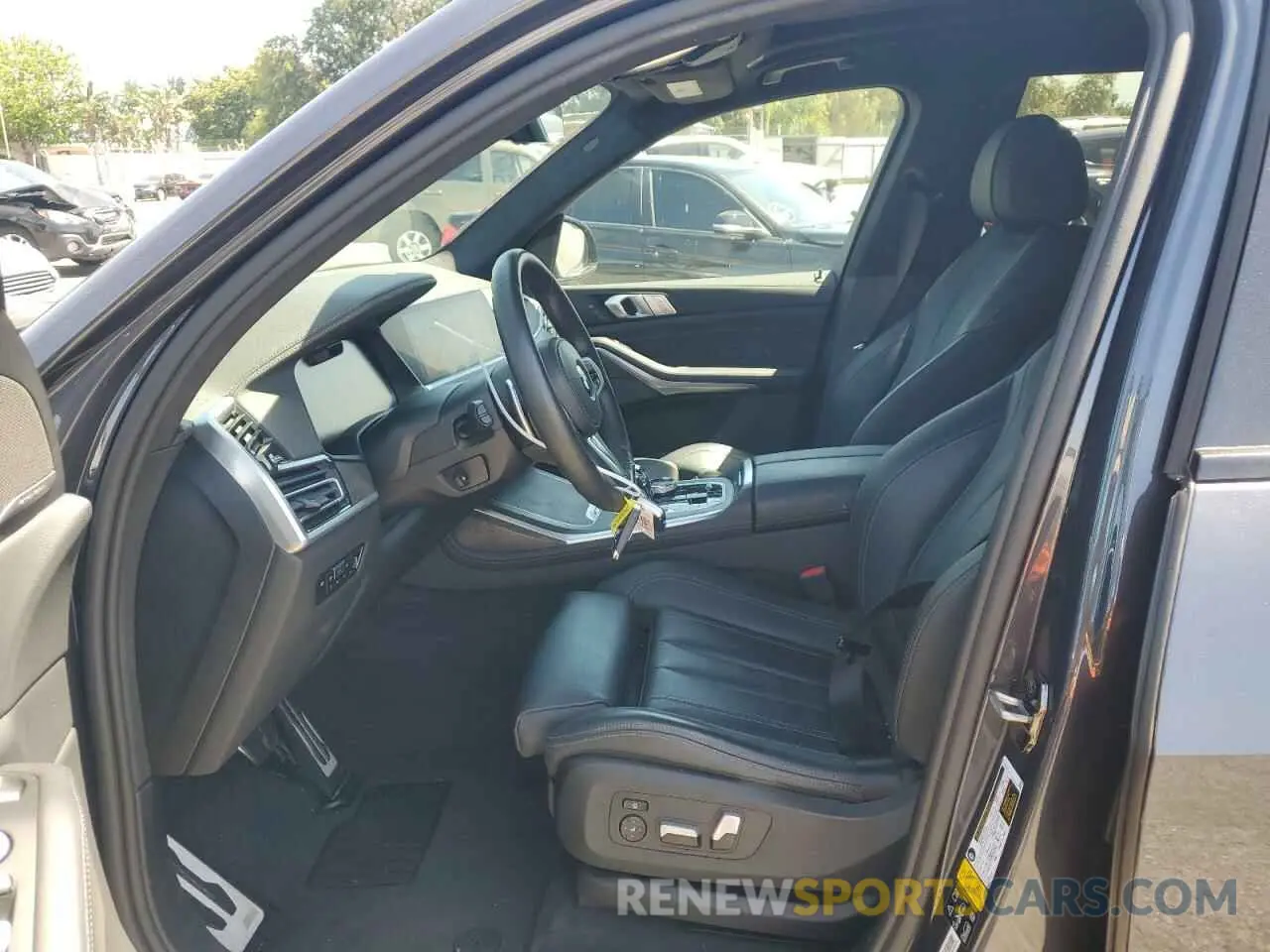 7 Photograph of a damaged car 5UXCW2C09M9E66659 BMW X7 2021