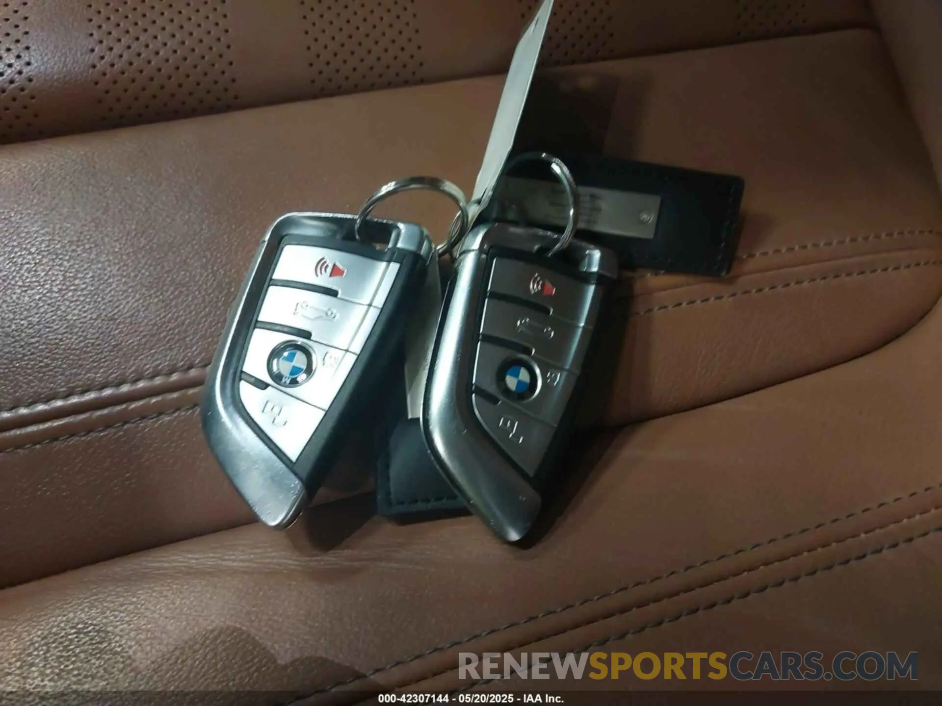 11 Photograph of a damaged car 5UXCW2C09M9F04200 BMW X7 2021