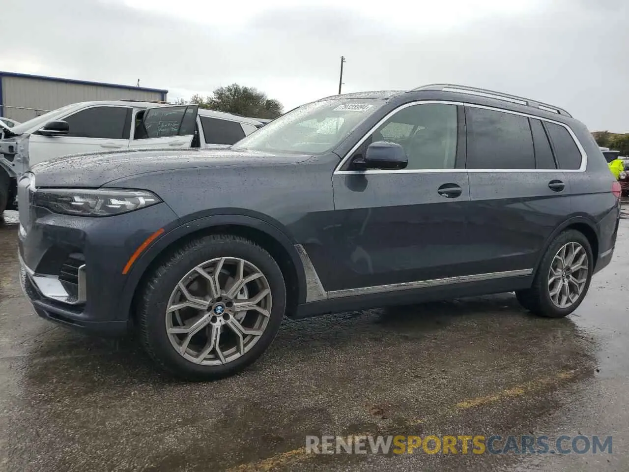 1 Photograph of a damaged car 5UXCW2C09M9G89820 BMW X7 2021
