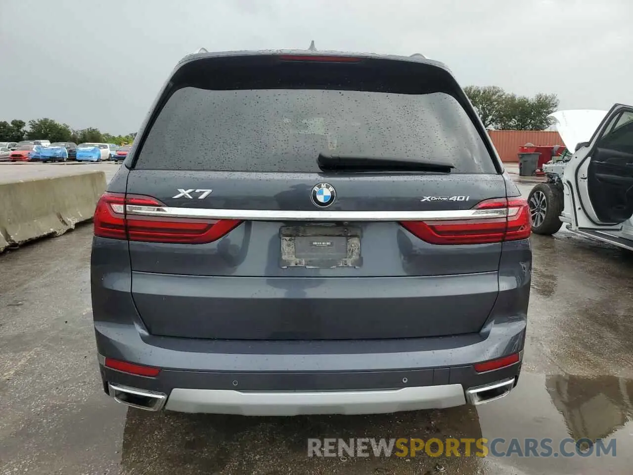 6 Photograph of a damaged car 5UXCW2C09M9G89820 BMW X7 2021