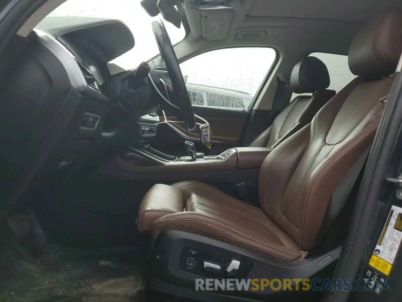 7 Photograph of a damaged car 5UXCW2C09M9G89820 BMW X7 2021