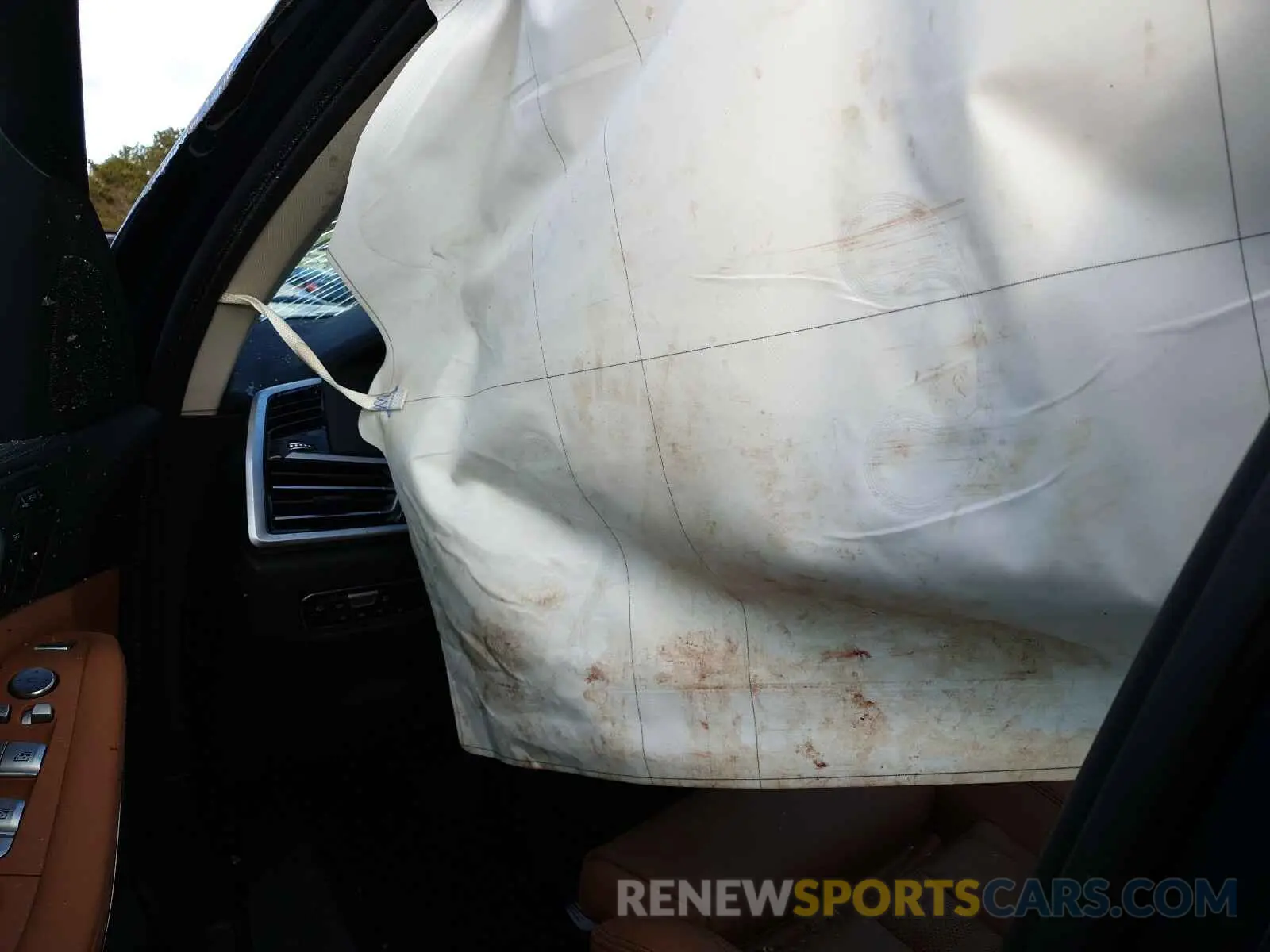 8 Photograph of a damaged car 5UXCW2C0XM9E44590 BMW X7 2021