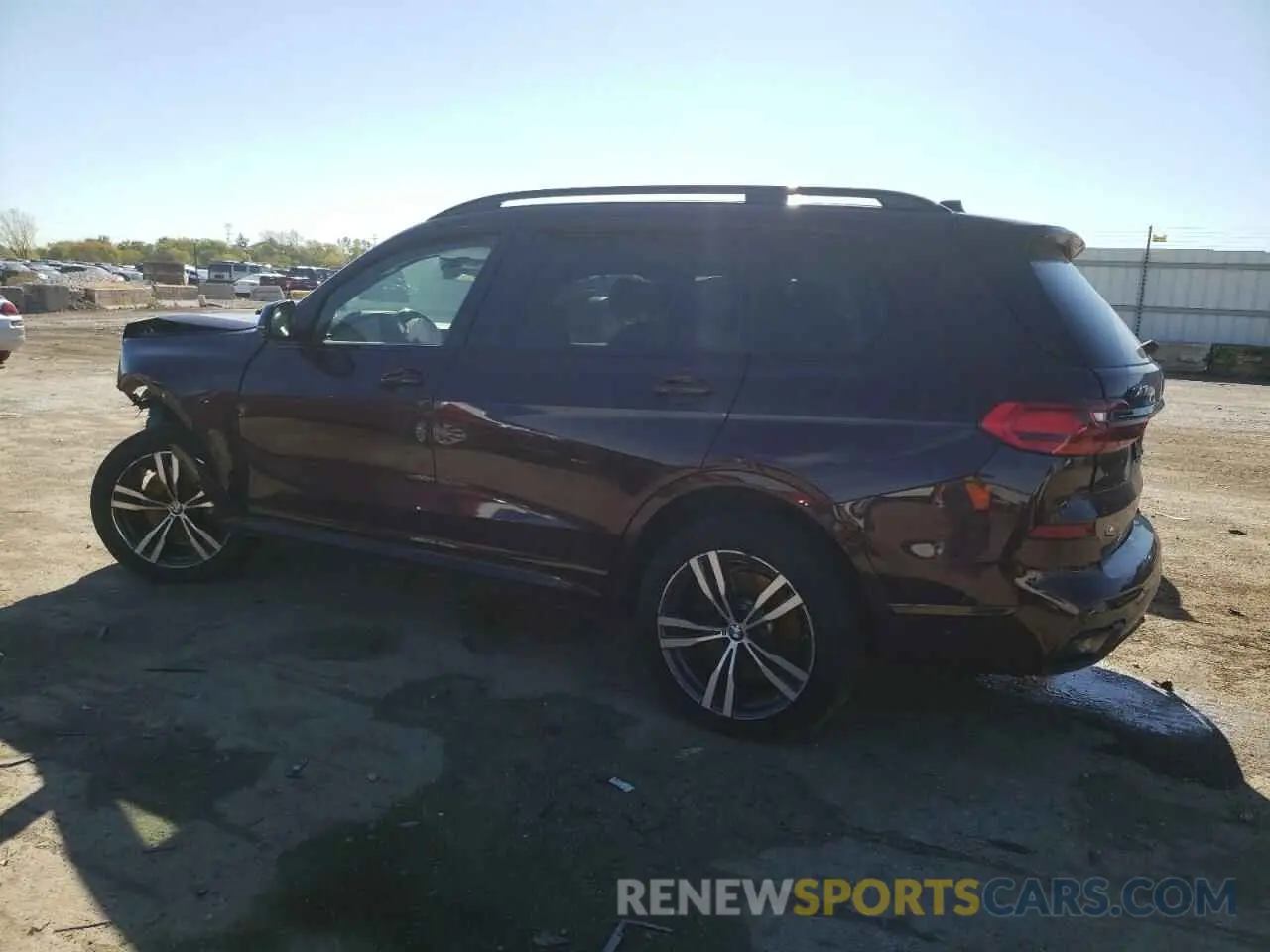 2 Photograph of a damaged car 5UXCW2C0XM9E72180 BMW X7 2021