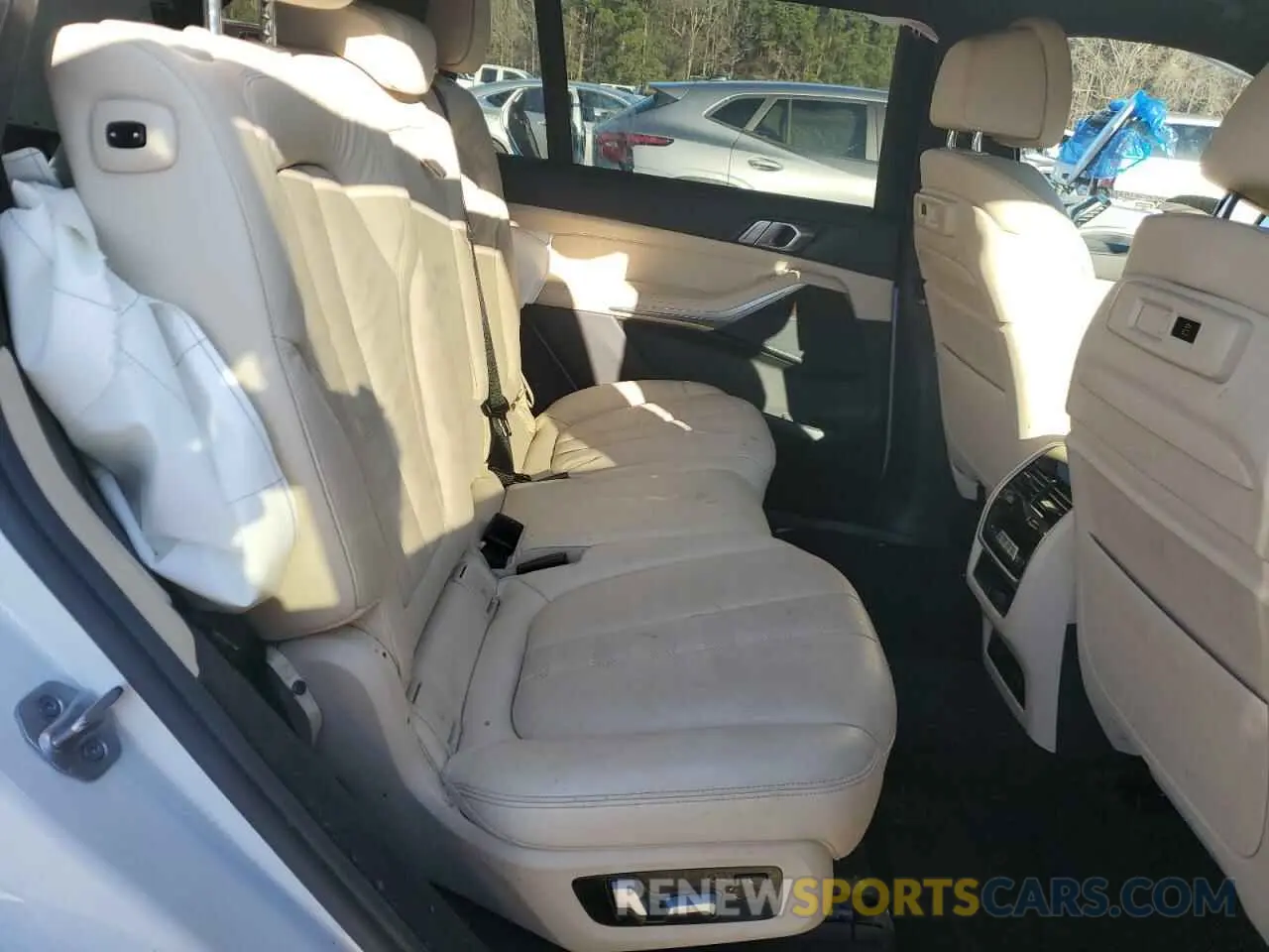 11 Photograph of a damaged car 5UXCW2C0XM9H58613 BMW X7 2021