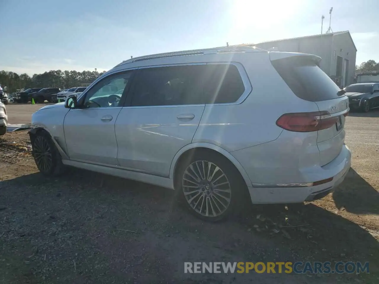 2 Photograph of a damaged car 5UXCW2C0XM9H58613 BMW X7 2021