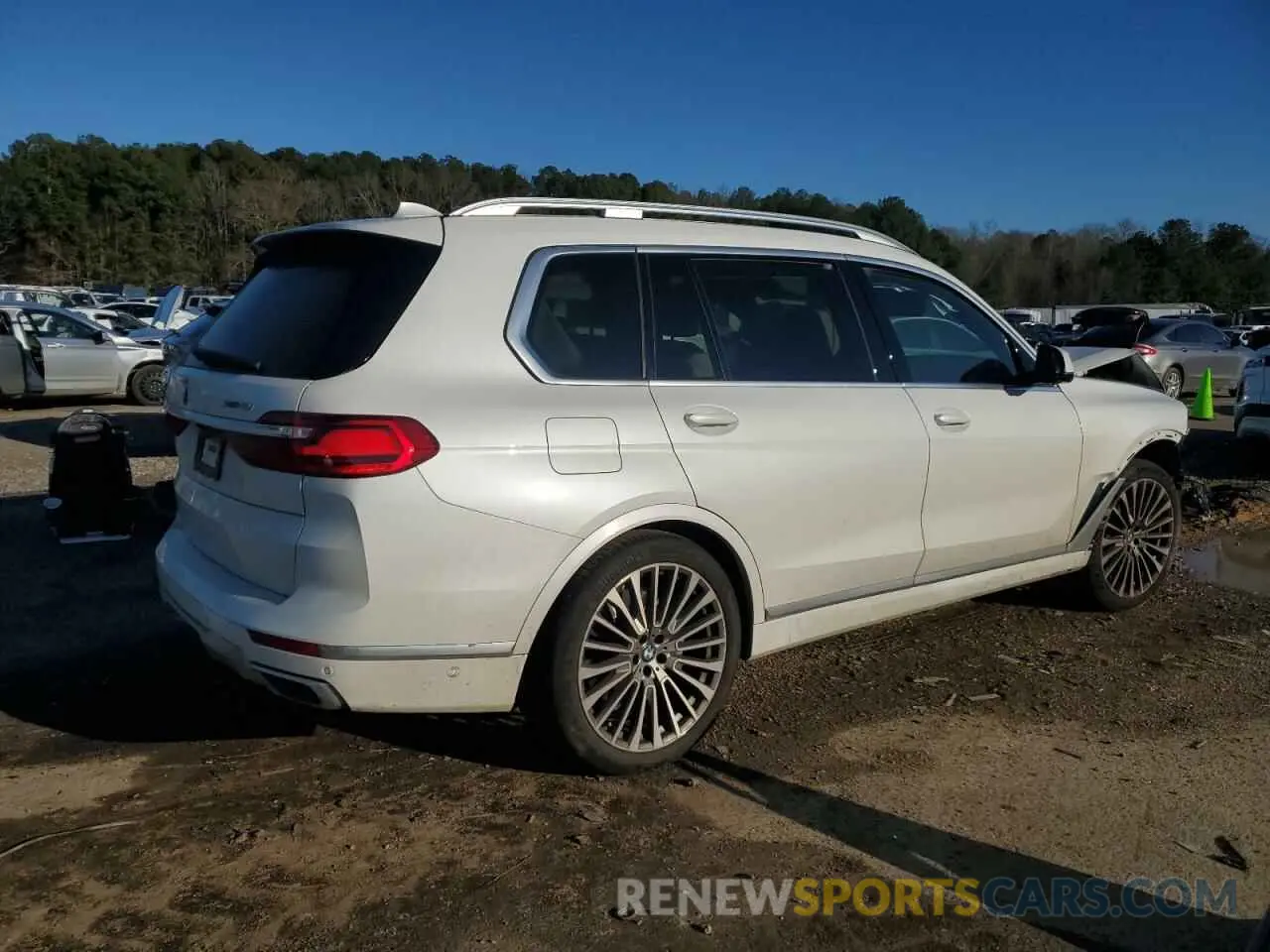 3 Photograph of a damaged car 5UXCW2C0XM9H58613 BMW X7 2021
