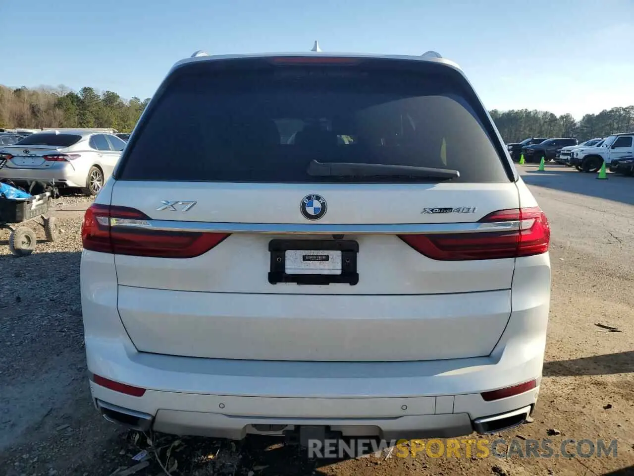6 Photograph of a damaged car 5UXCW2C0XM9H58613 BMW X7 2021