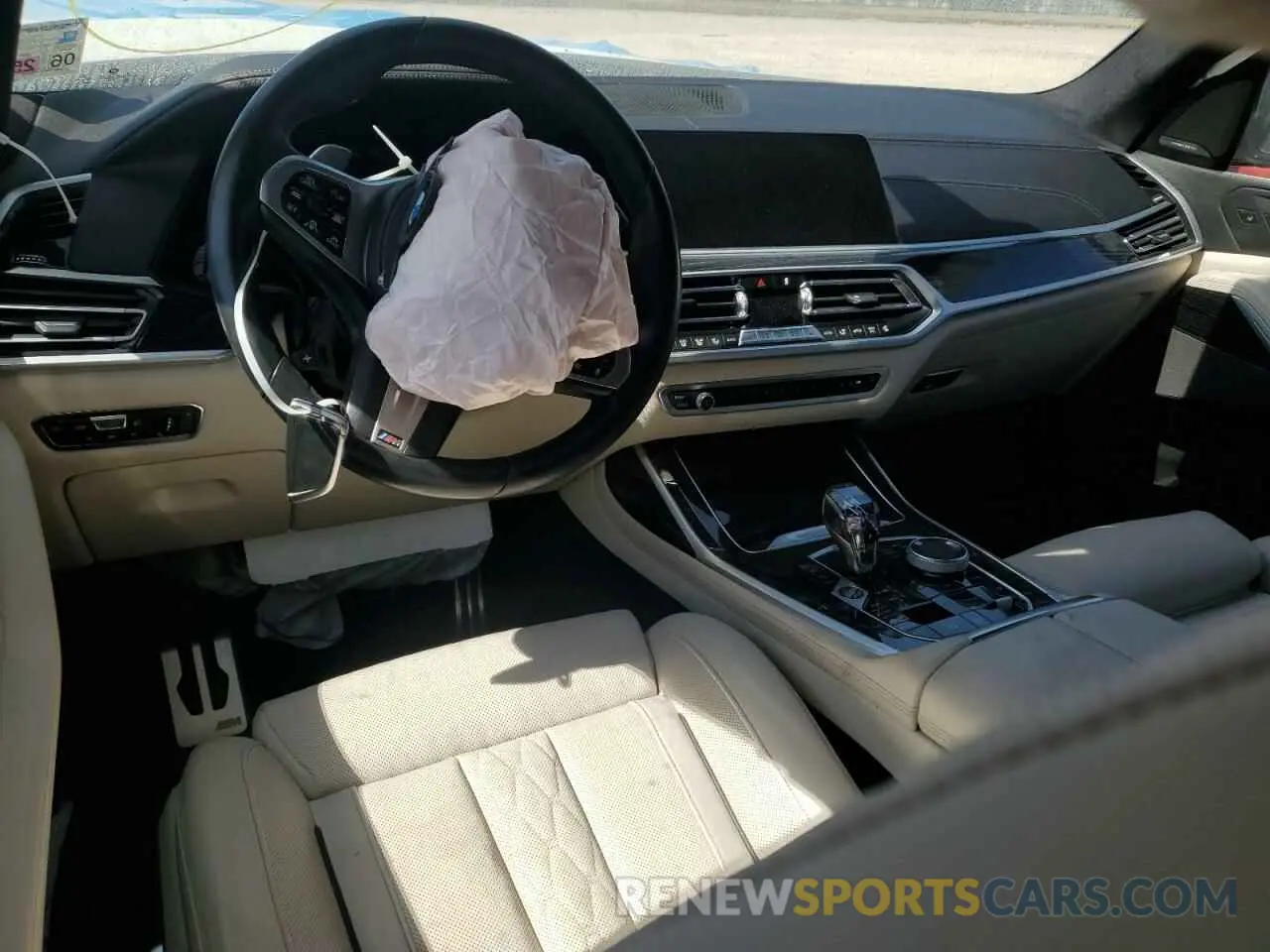 8 Photograph of a damaged car 5UXCX6C00M9H20912 BMW X7 2021