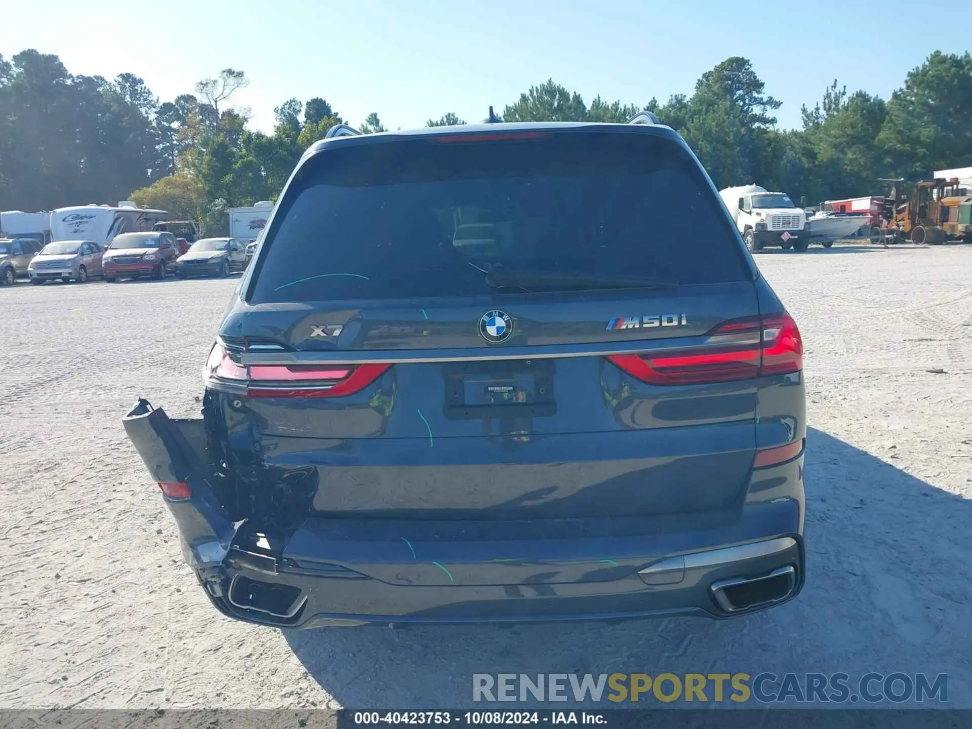 16 Photograph of a damaged car 5UXCX6C01M9F91918 BMW X7 2021