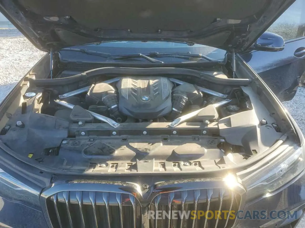 12 Photograph of a damaged car 5UXCX6C03M9E15369 BMW X7 2021