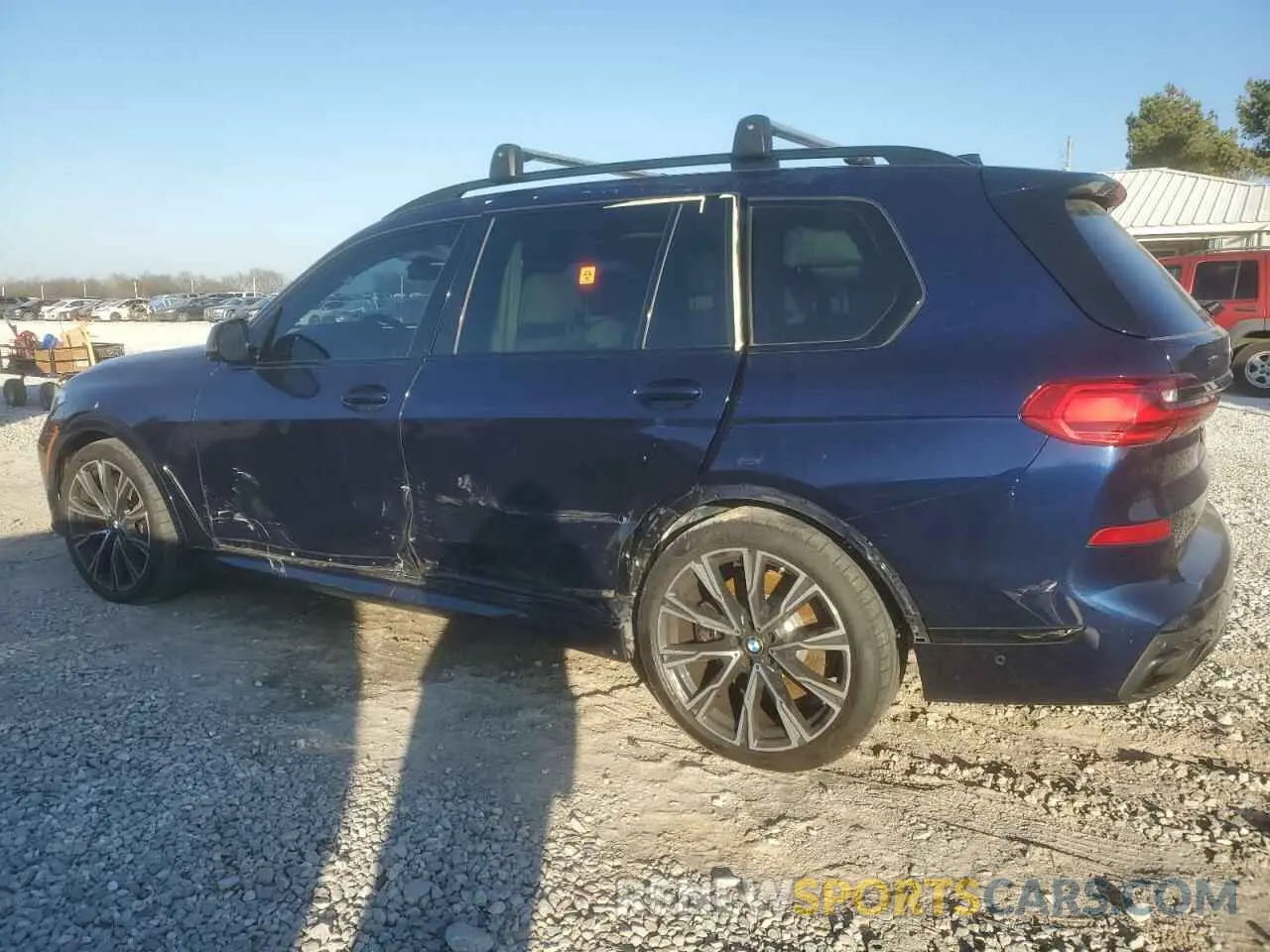 2 Photograph of a damaged car 5UXCX6C03M9E15369 BMW X7 2021