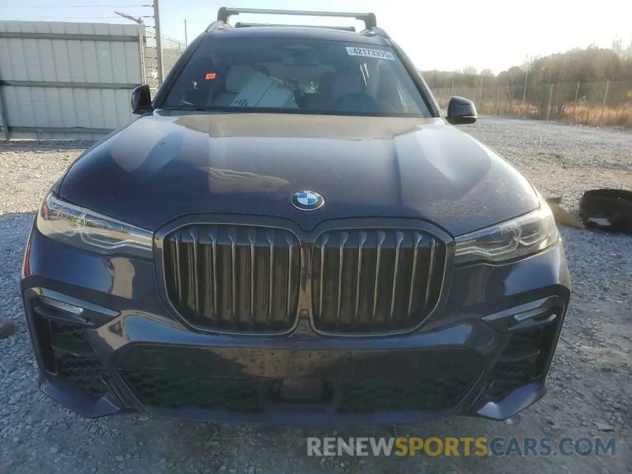 5 Photograph of a damaged car 5UXCX6C03M9E15369 BMW X7 2021