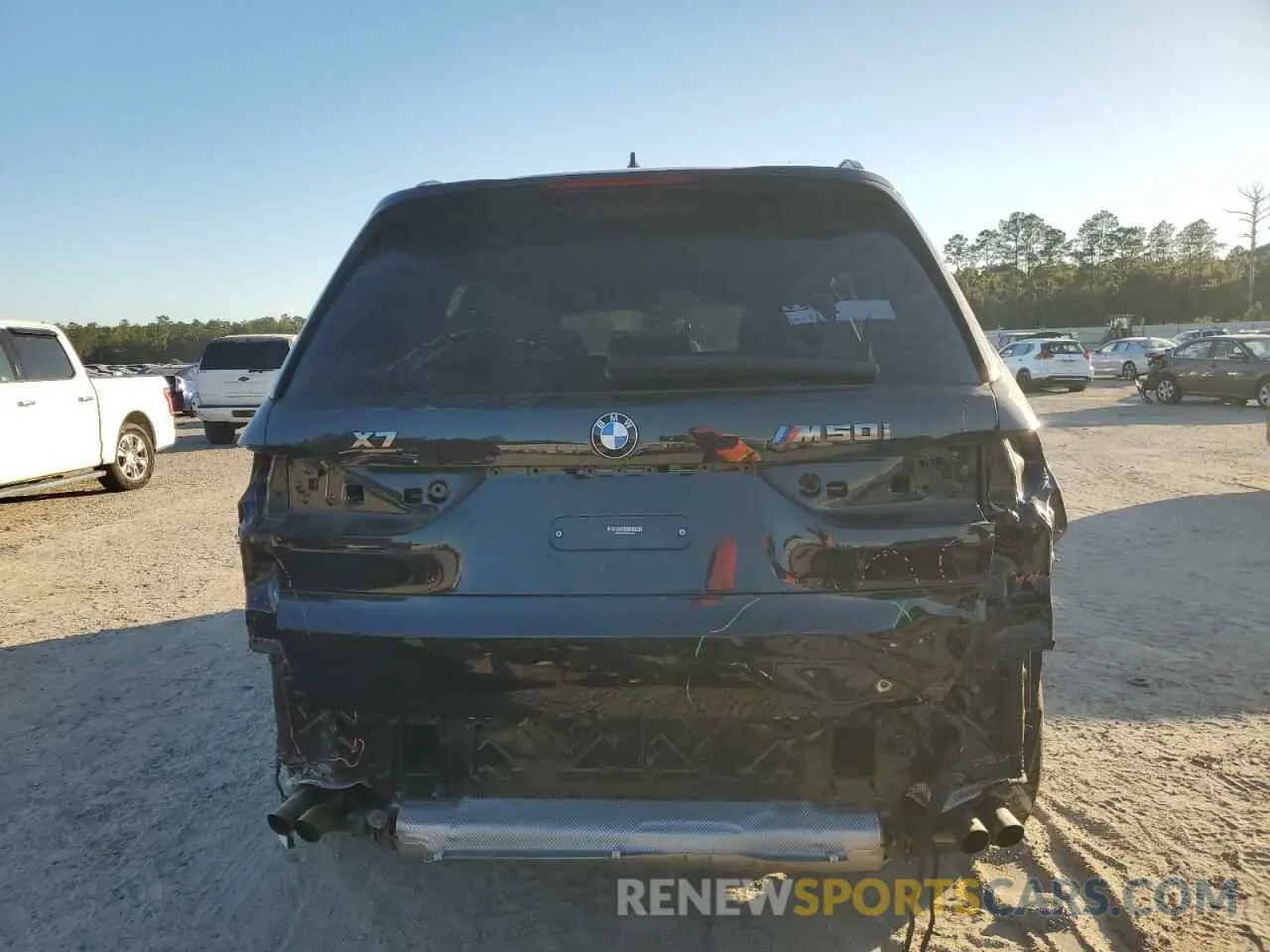 6 Photograph of a damaged car 5UXCX6C04M9G05391 BMW X7 2021