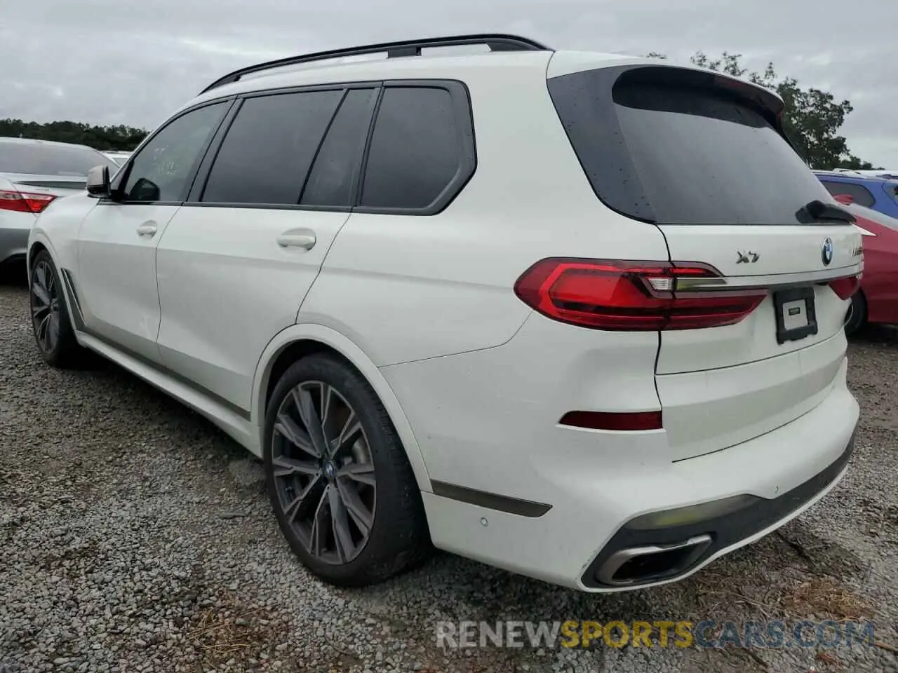 2 Photograph of a damaged car 5UXCX6C05M9G78155 BMW X7 2021