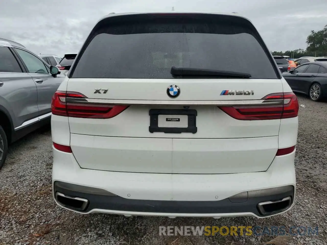 6 Photograph of a damaged car 5UXCX6C05M9G78155 BMW X7 2021