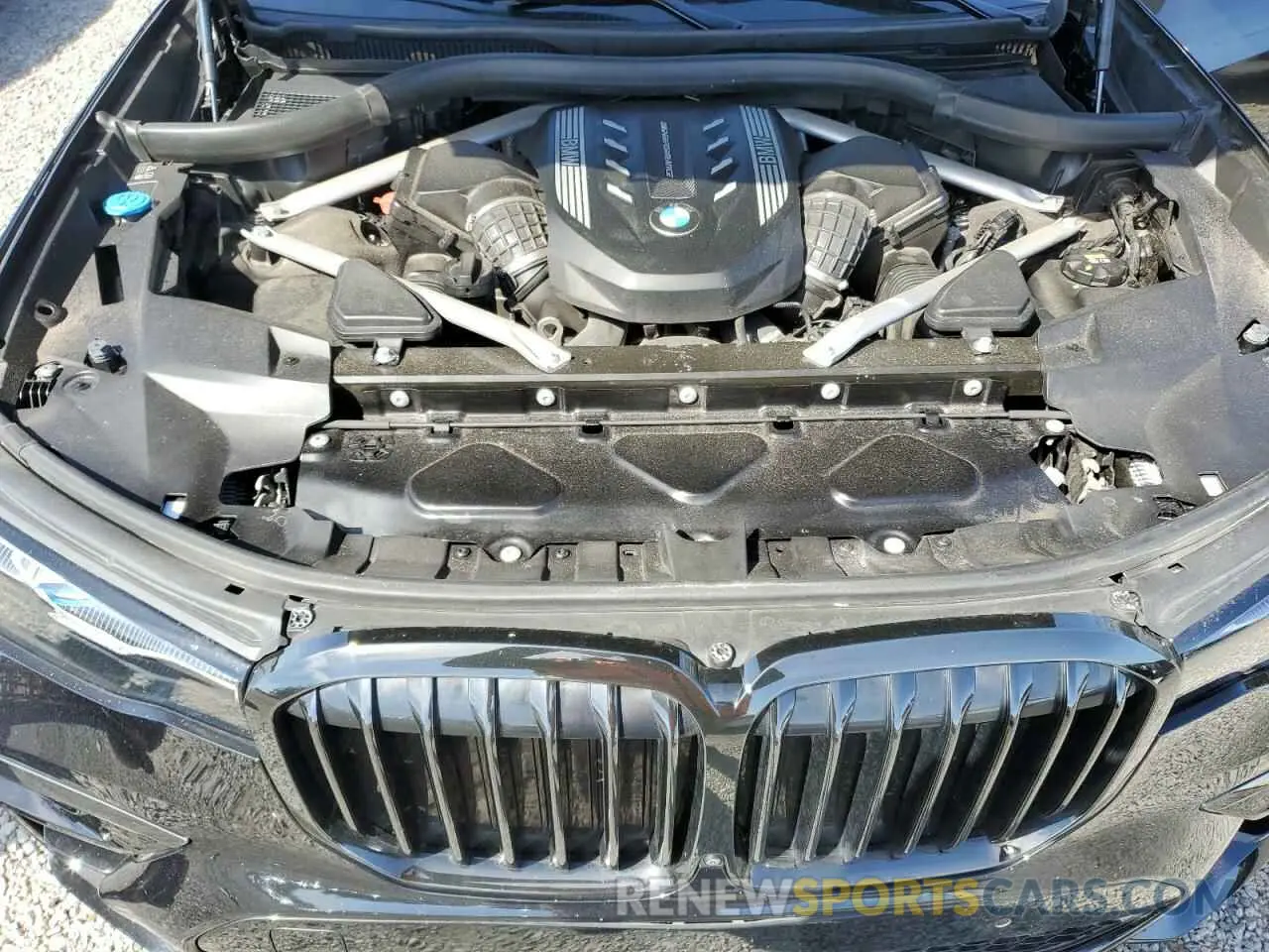 12 Photograph of a damaged car 5UXCX6C06M9G14044 BMW X7 2021