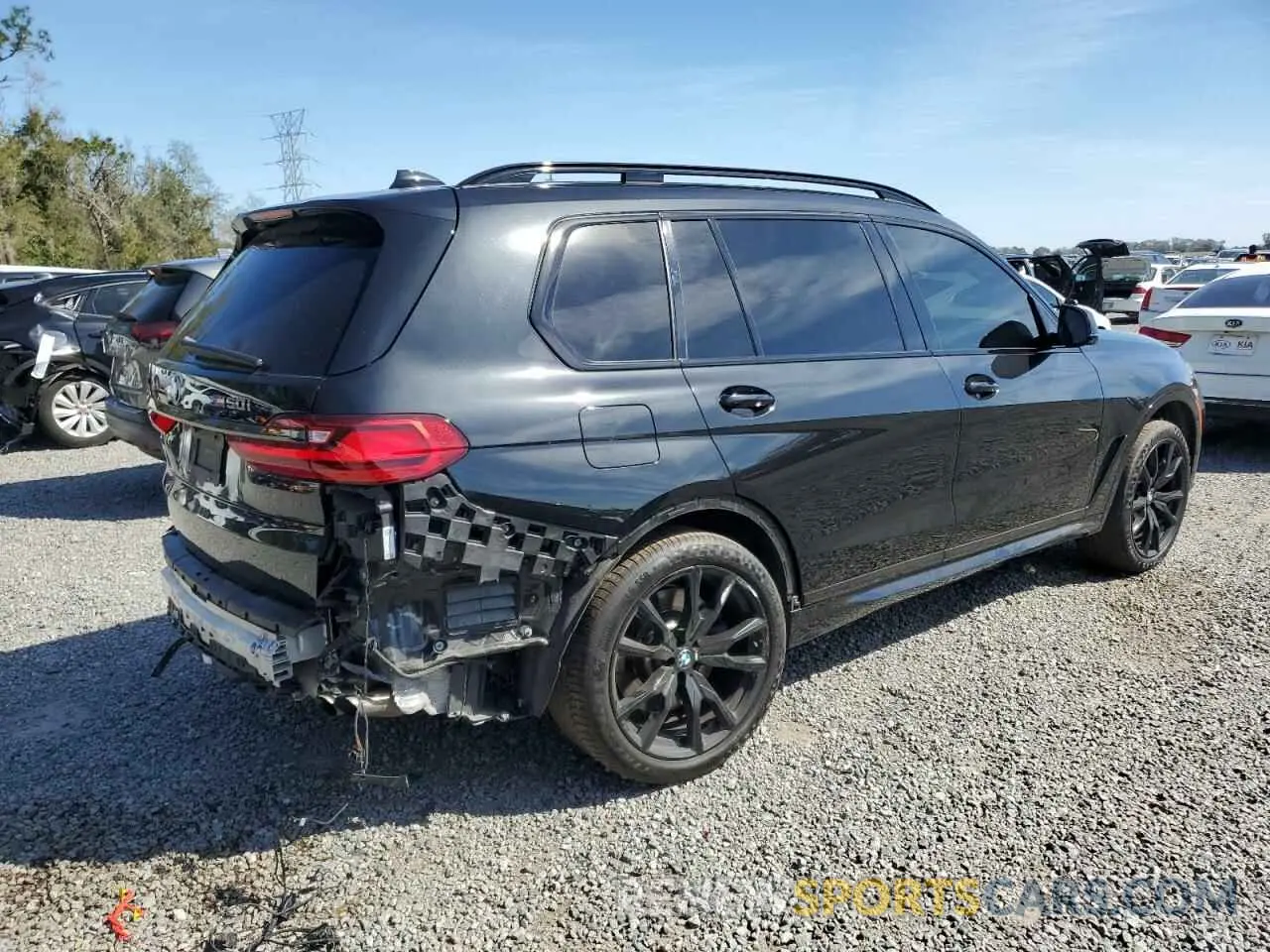 3 Photograph of a damaged car 5UXCX6C06M9G14044 BMW X7 2021