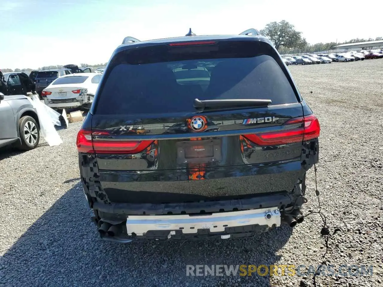 6 Photograph of a damaged car 5UXCX6C06M9G14044 BMW X7 2021