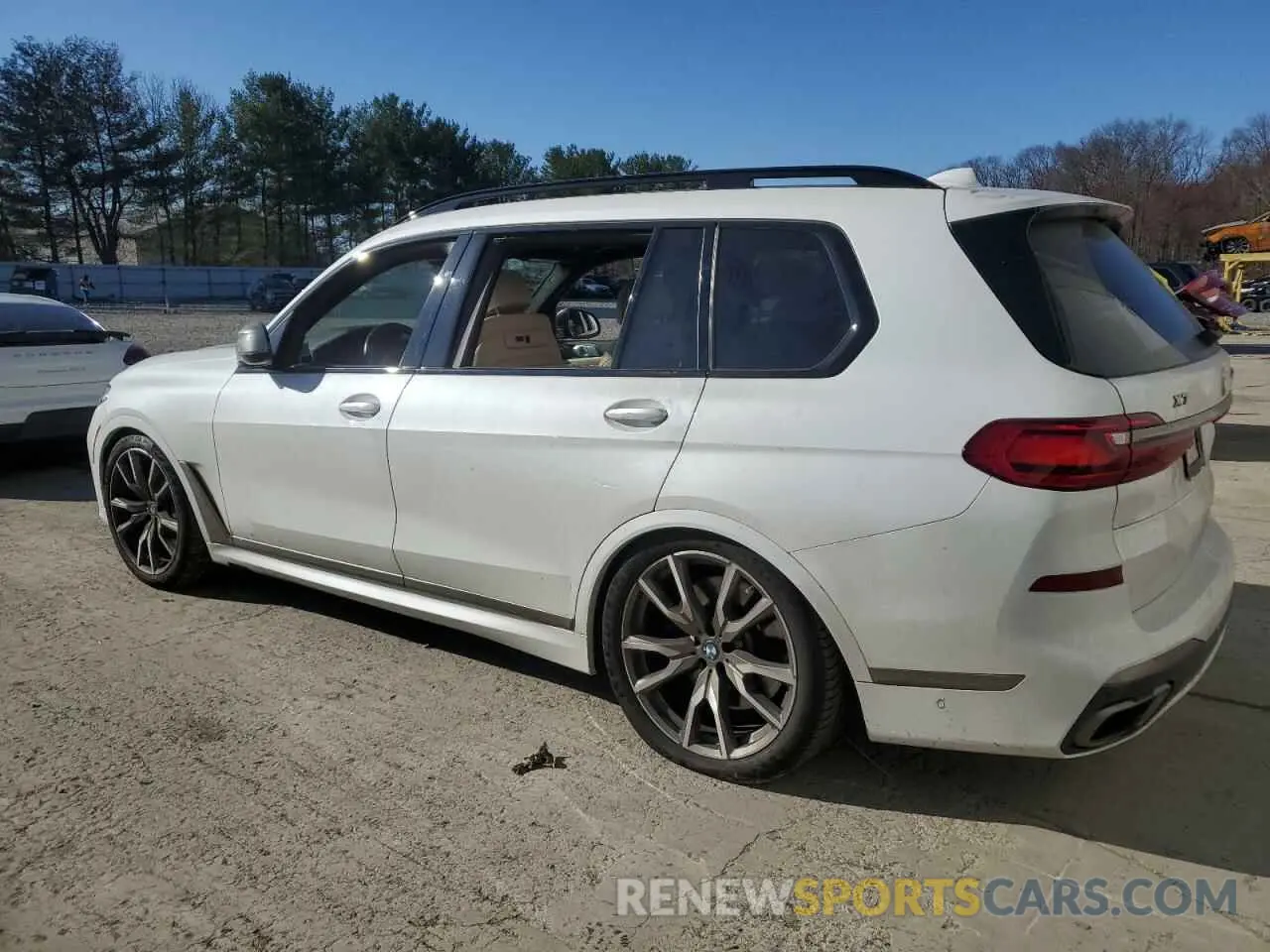 2 Photograph of a damaged car 5UXCX6C07M9E62761 BMW X7 2021
