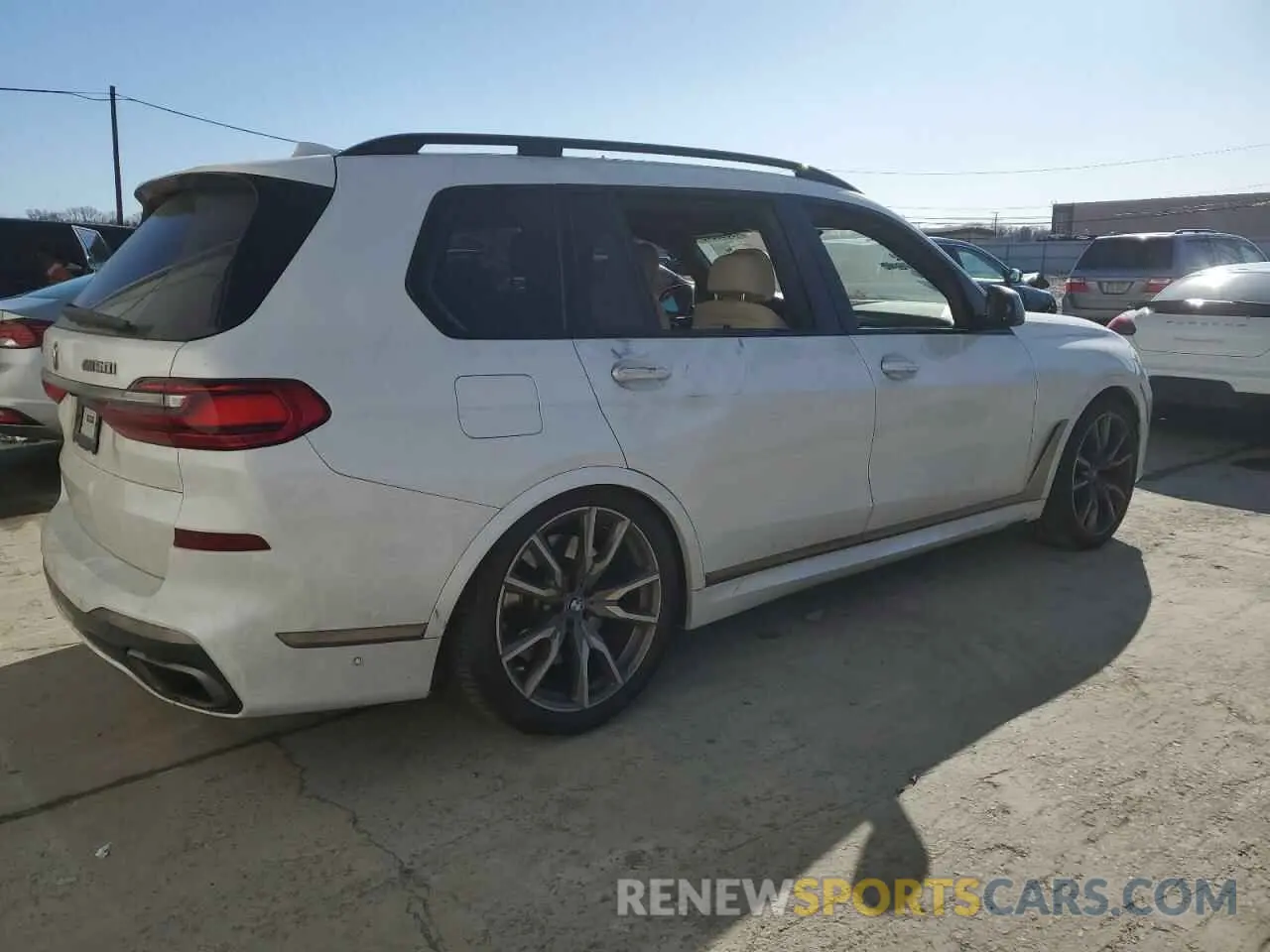 3 Photograph of a damaged car 5UXCX6C07M9E62761 BMW X7 2021