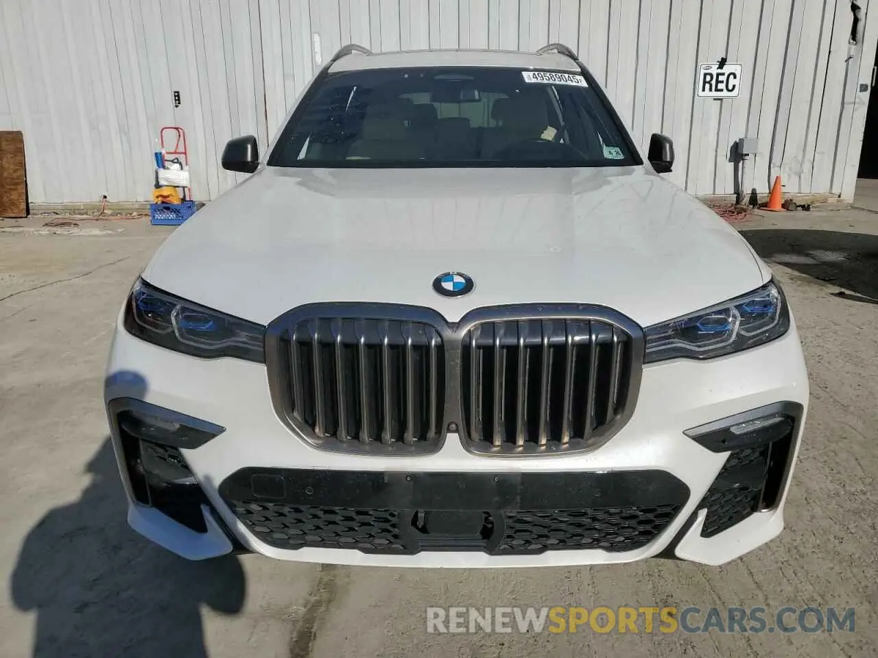 5 Photograph of a damaged car 5UXCX6C07M9E62761 BMW X7 2021