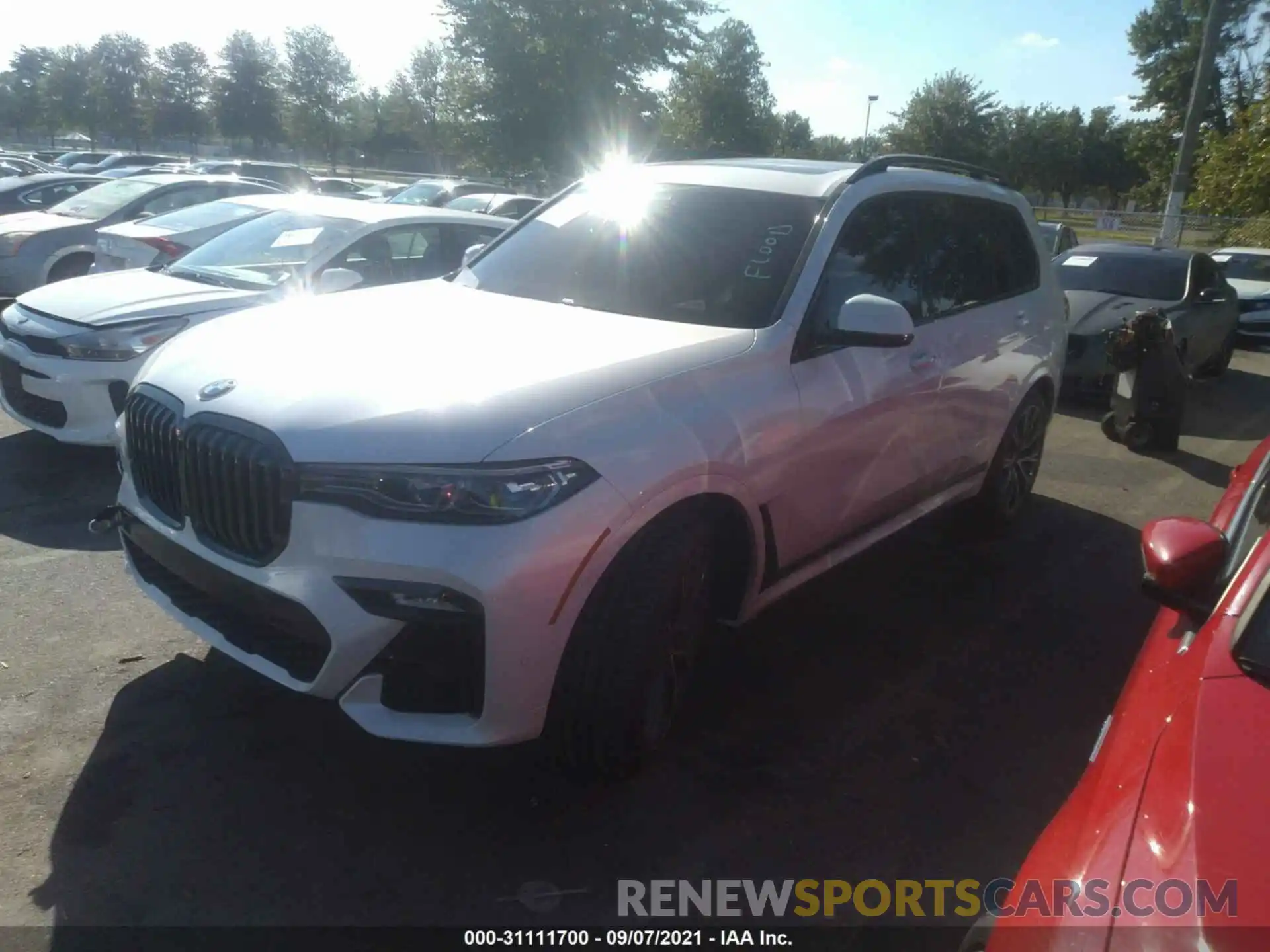 2 Photograph of a damaged car 5UXCX6C08M9H39627 BMW X7 2021