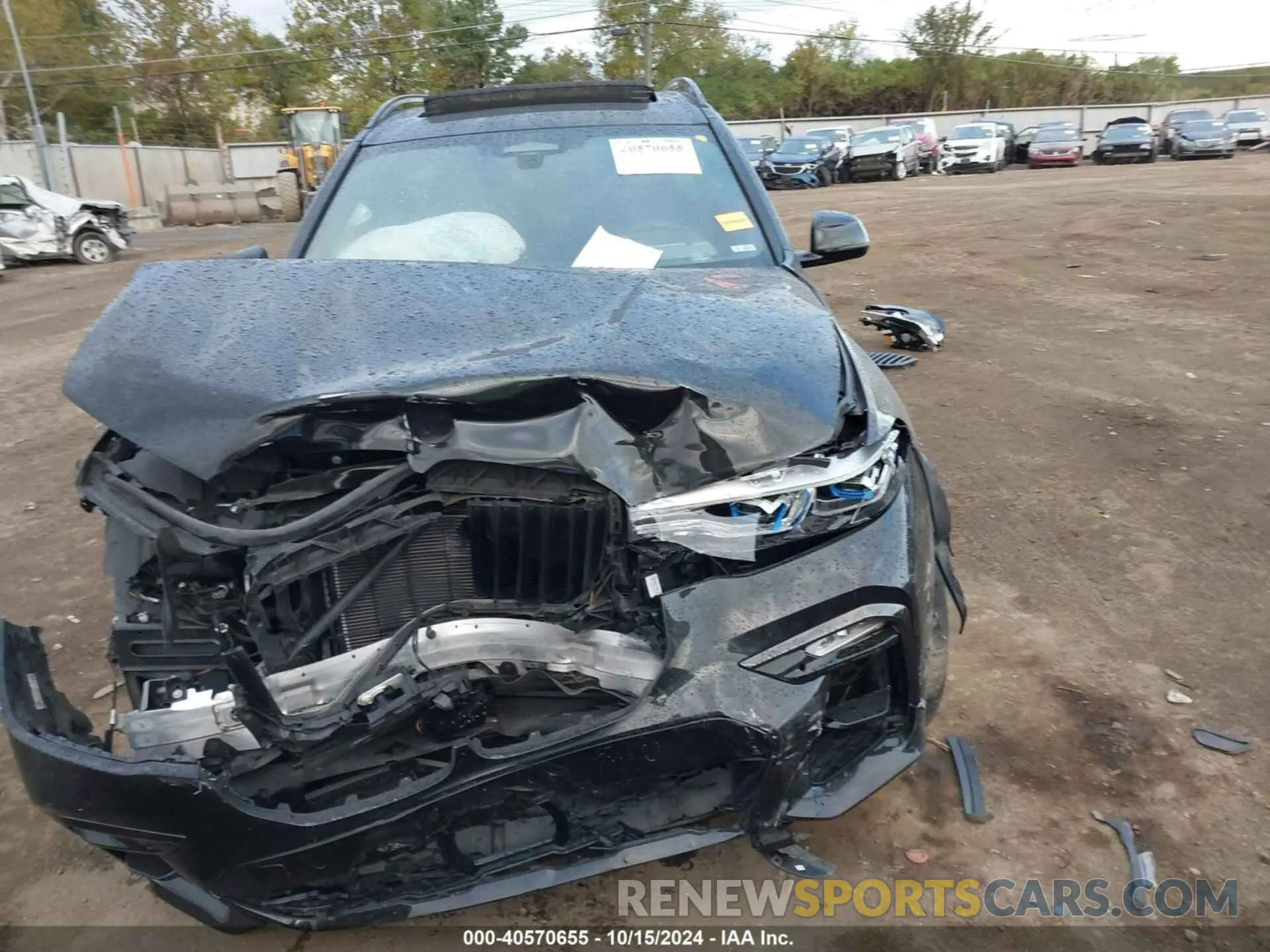 13 Photograph of a damaged car 5UXCX6C09M9G23028 BMW X7 2021