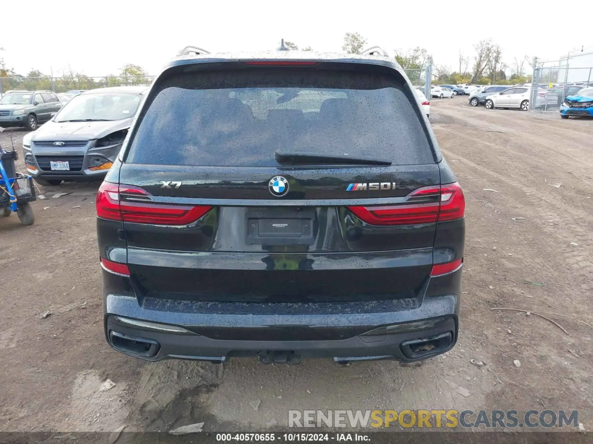 17 Photograph of a damaged car 5UXCX6C09M9G23028 BMW X7 2021