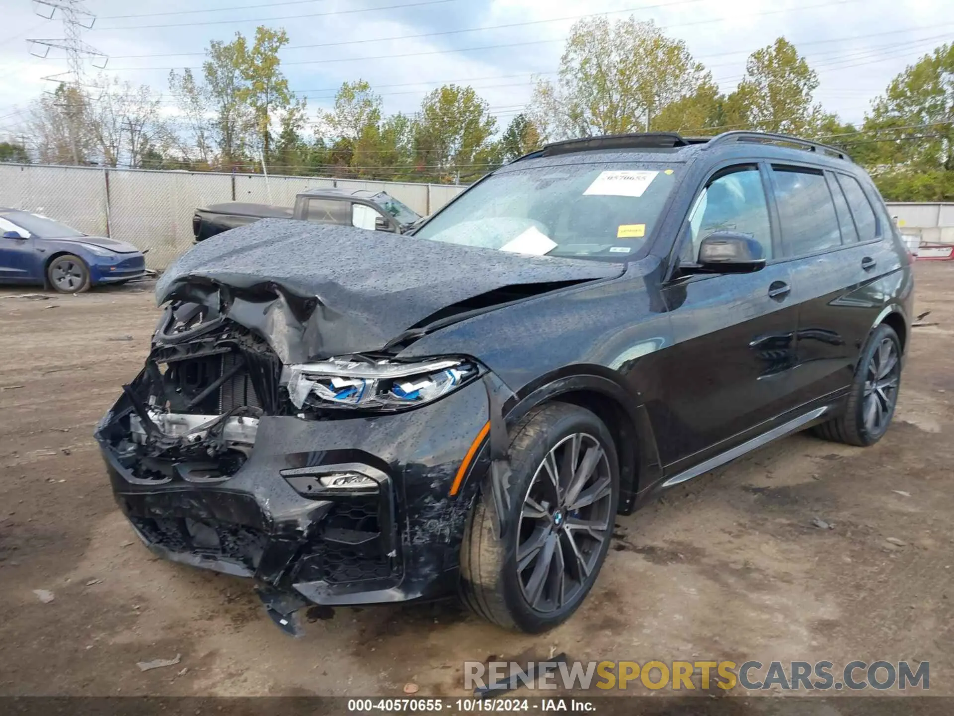 2 Photograph of a damaged car 5UXCX6C09M9G23028 BMW X7 2021