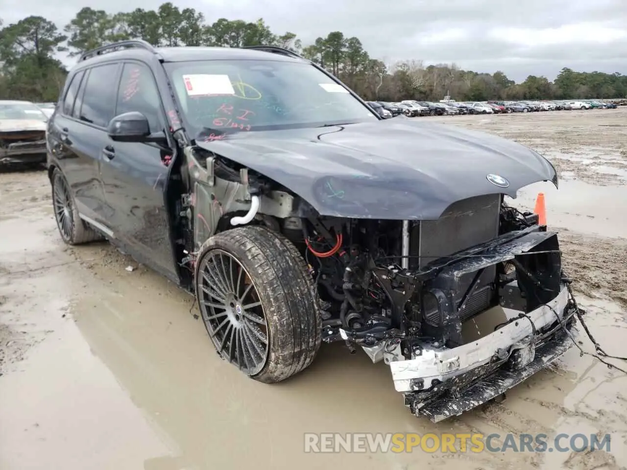 1 Photograph of a damaged car 5UXCX6C17M9G32741 BMW X7 2021