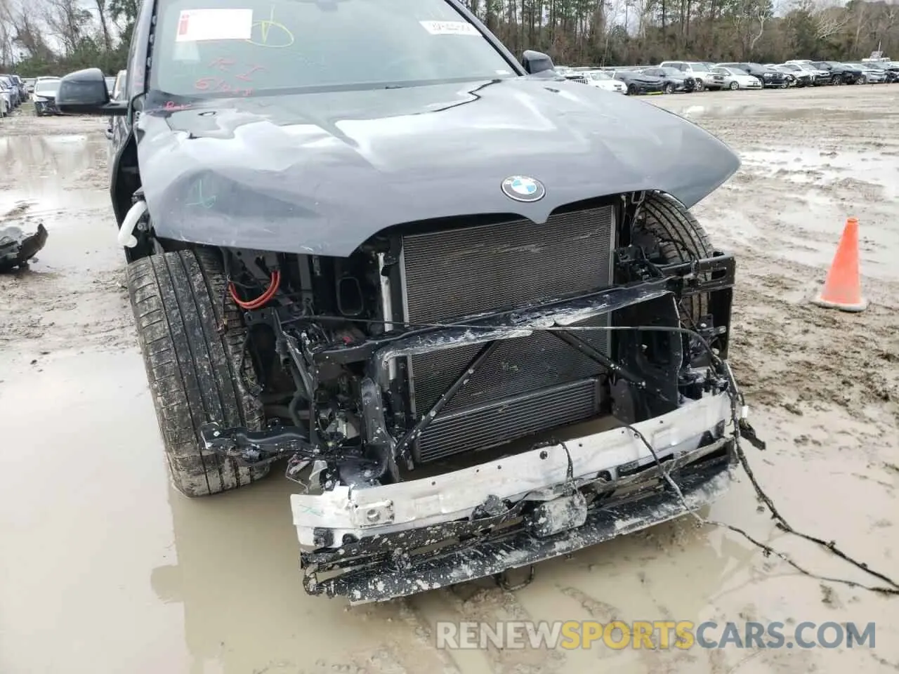 9 Photograph of a damaged car 5UXCX6C17M9G32741 BMW X7 2021