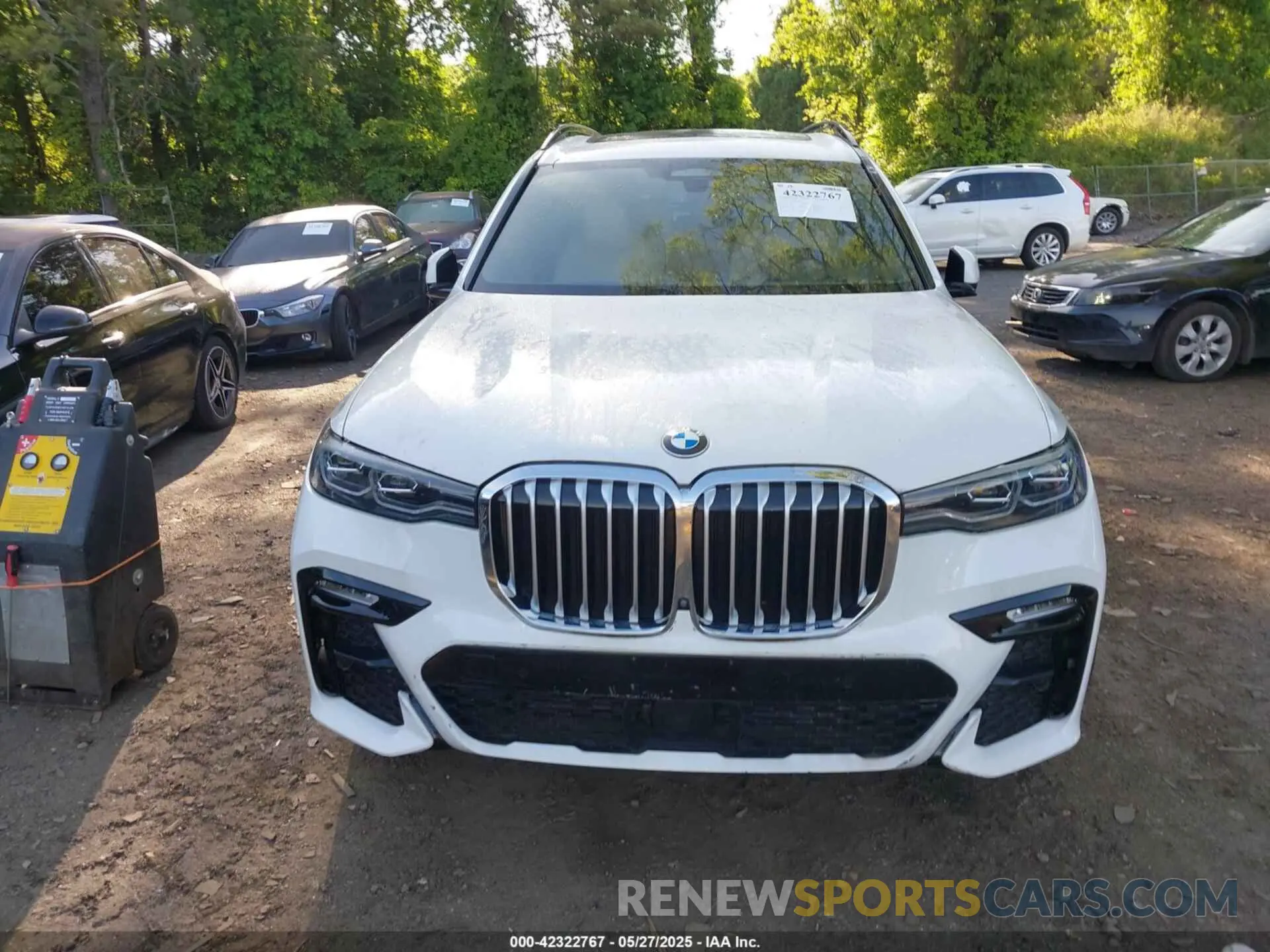 11 Photograph of a damaged car 5UXCW2C00N9L30287 BMW X7 2022