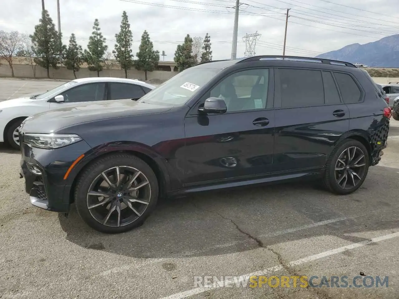 1 Photograph of a damaged car 5UXCW2C00N9M54284 BMW X7 2022