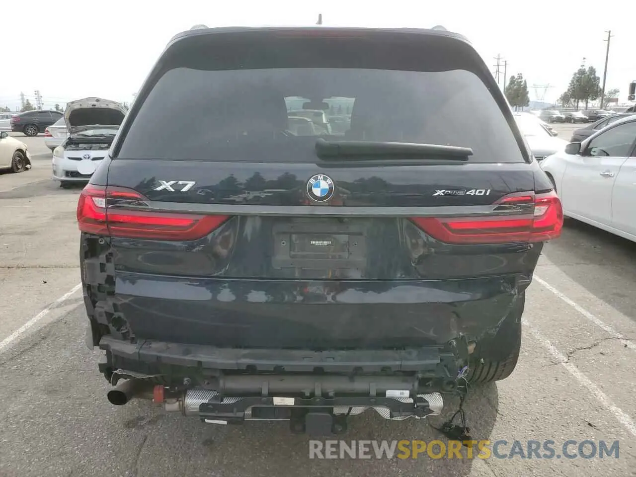 6 Photograph of a damaged car 5UXCW2C00N9M54284 BMW X7 2022