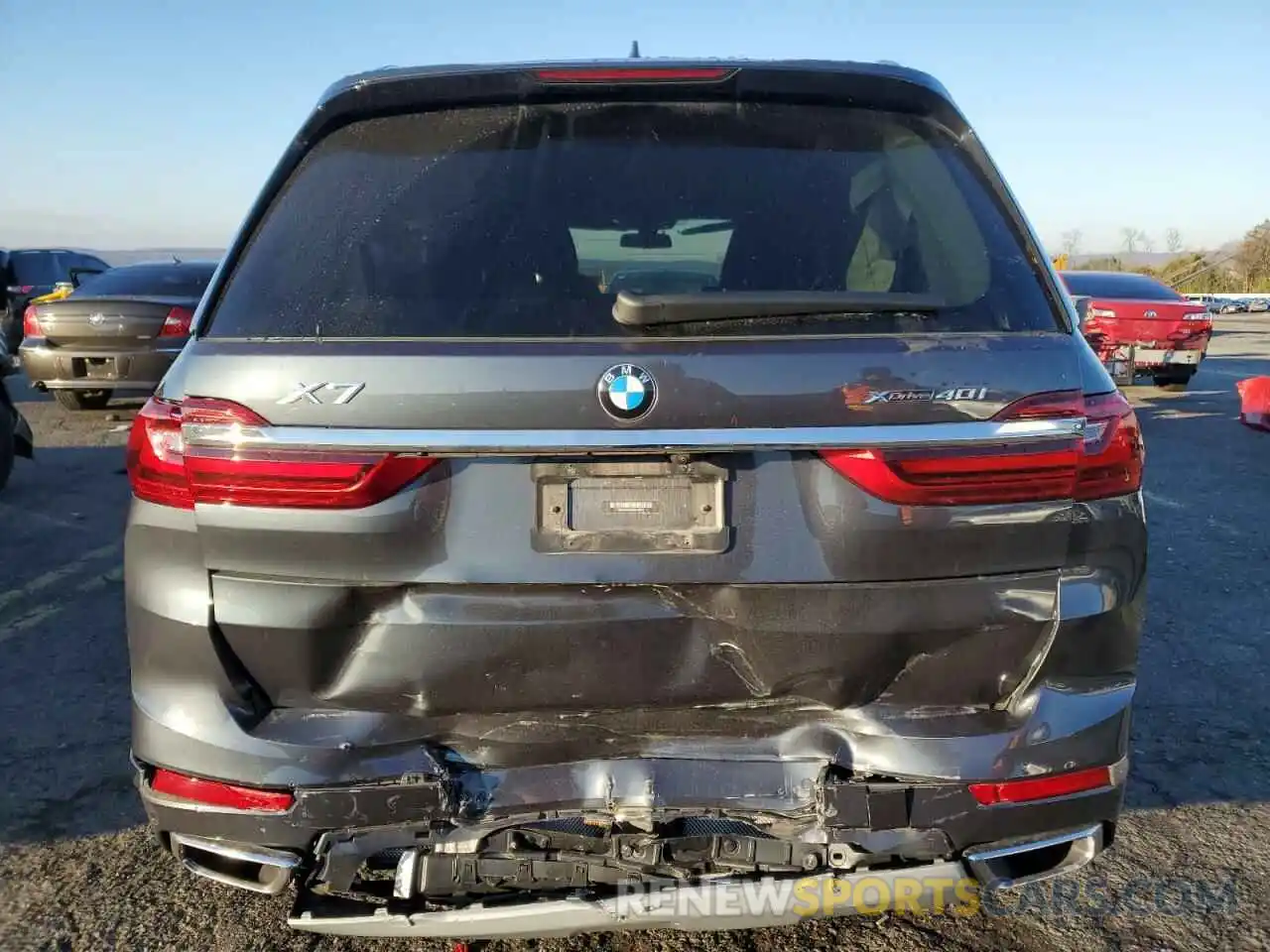 6 Photograph of a damaged car 5UXCW2C00N9M64099 BMW X7 2022