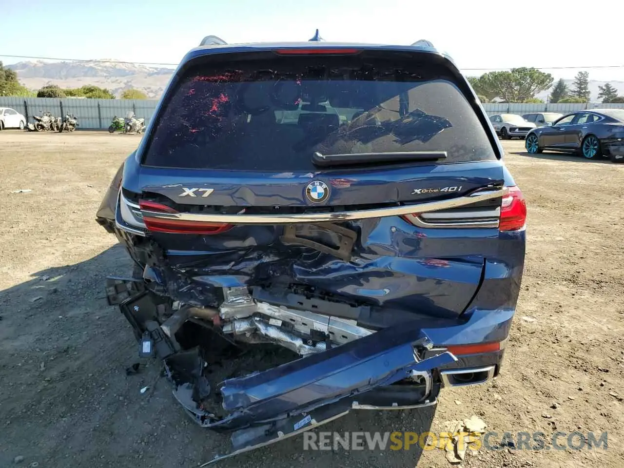 6 Photograph of a damaged car 5UXCW2C00N9M80139 BMW X7 2022