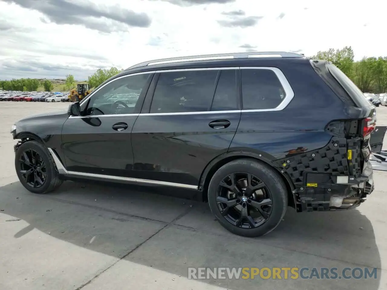 2 Photograph of a damaged car 5UXCW2C01N9J33094 BMW X7 2022