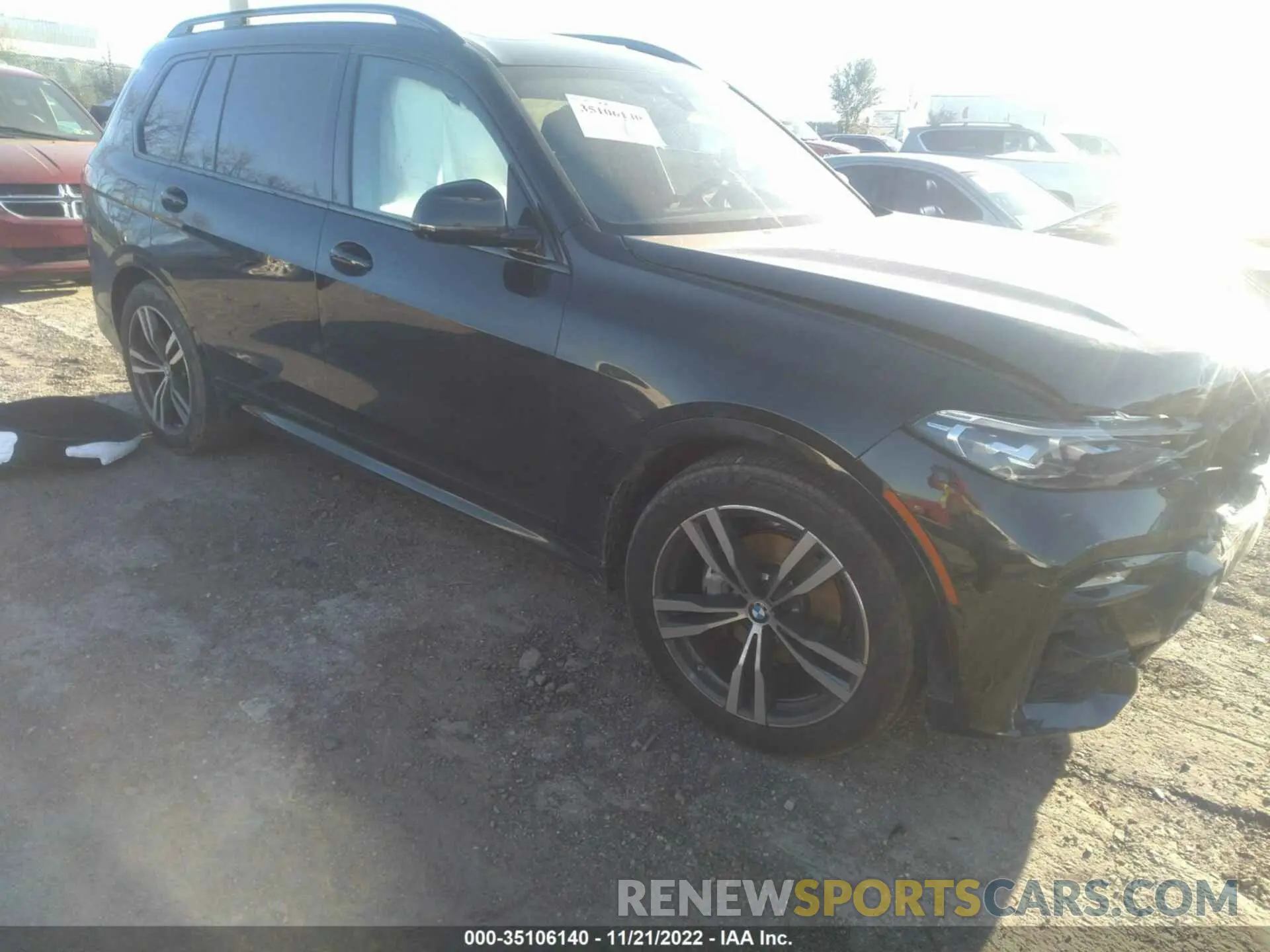 1 Photograph of a damaged car 5UXCW2C01N9K31199 BMW X7 2022