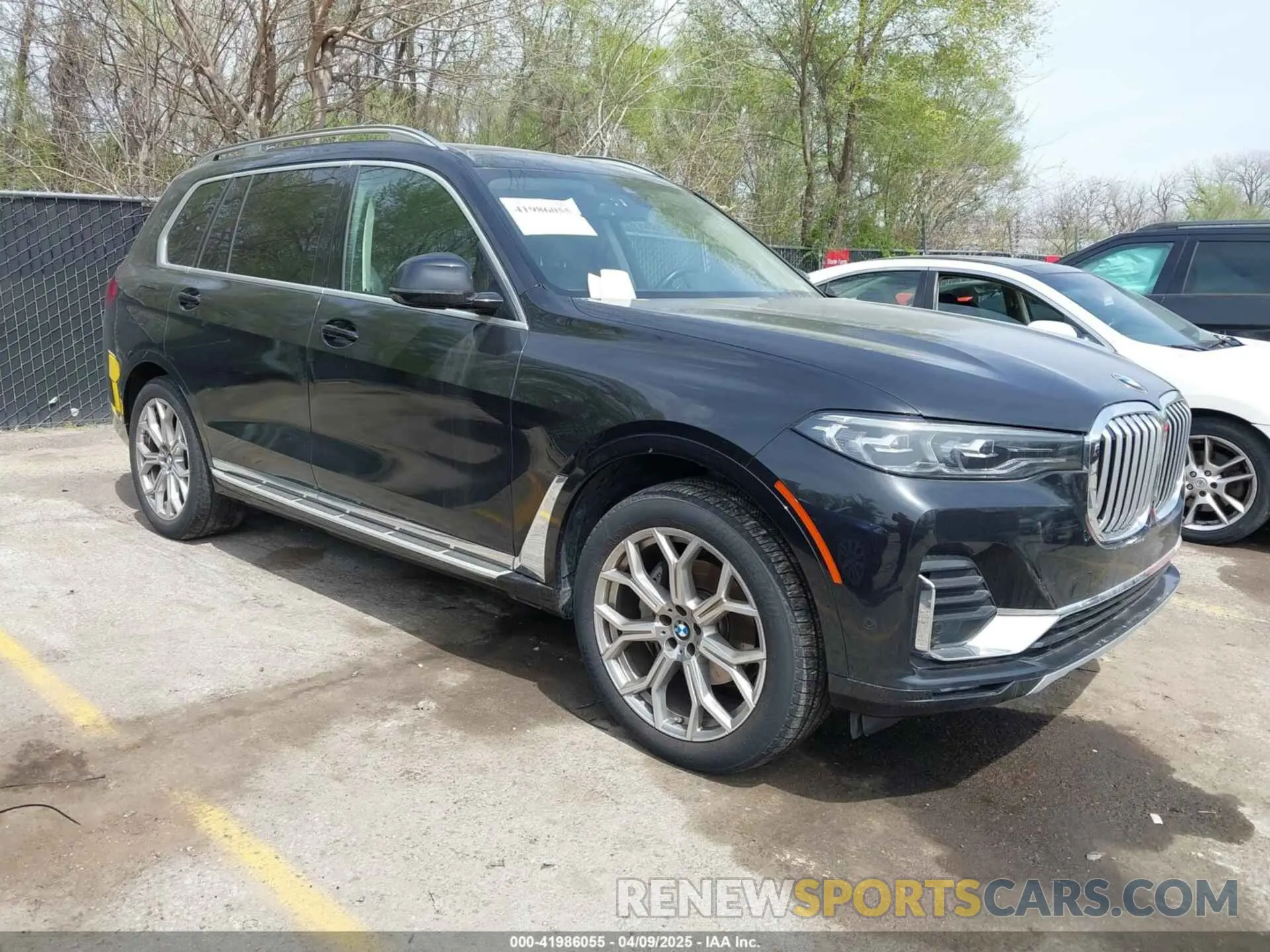 1 Photograph of a damaged car 5UXCW2C01N9L78767 BMW X7 2022