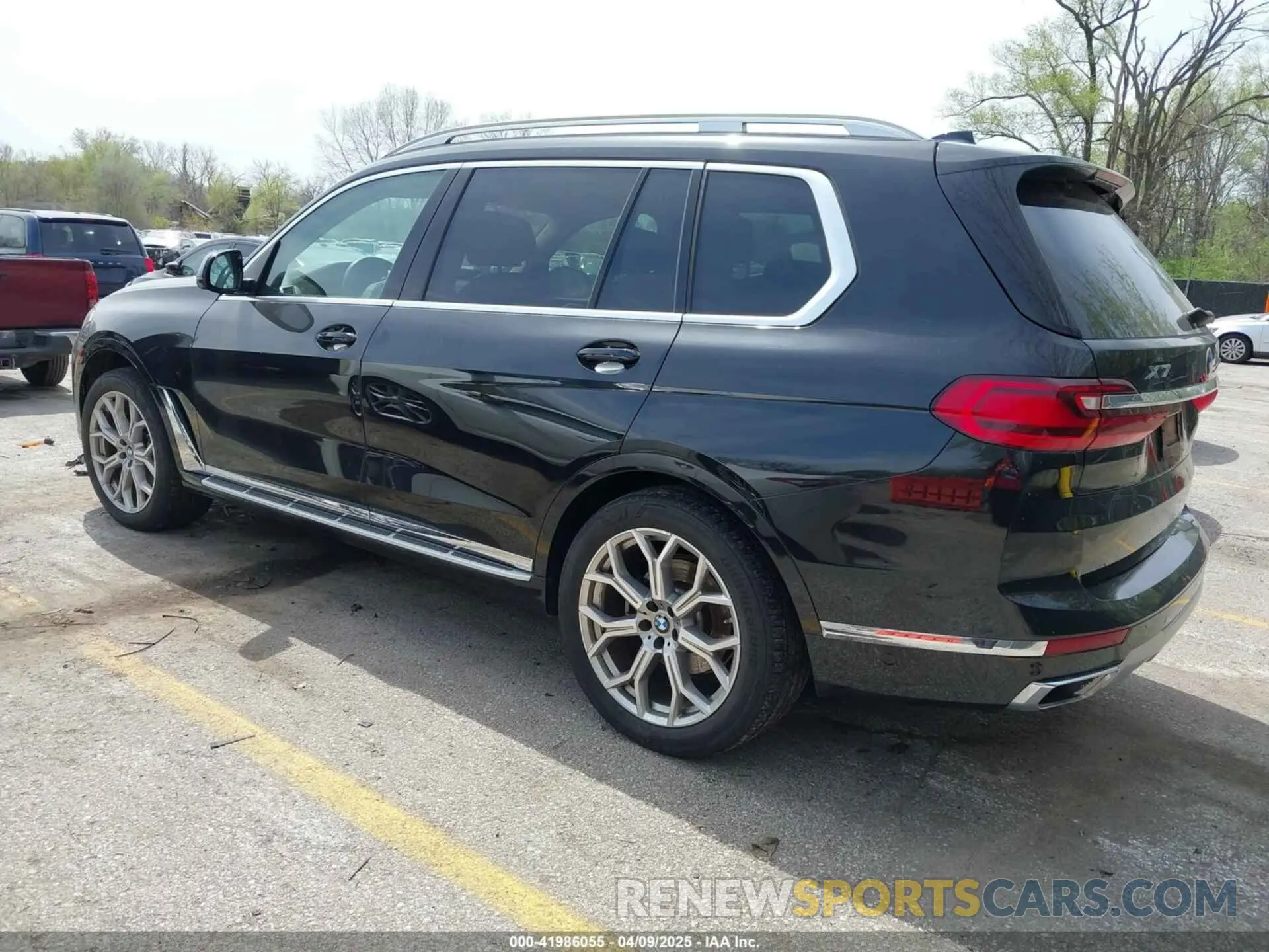 3 Photograph of a damaged car 5UXCW2C01N9L78767 BMW X7 2022