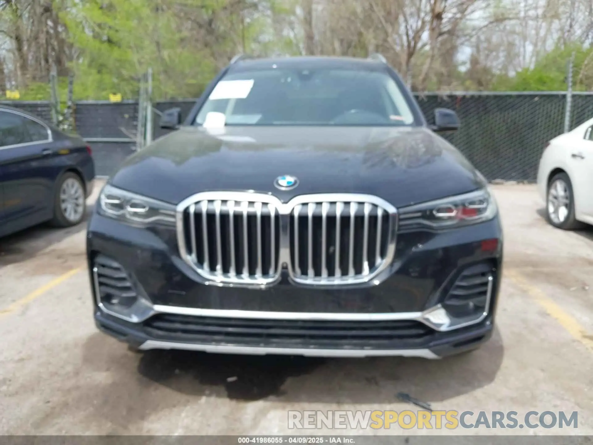 6 Photograph of a damaged car 5UXCW2C01N9L78767 BMW X7 2022