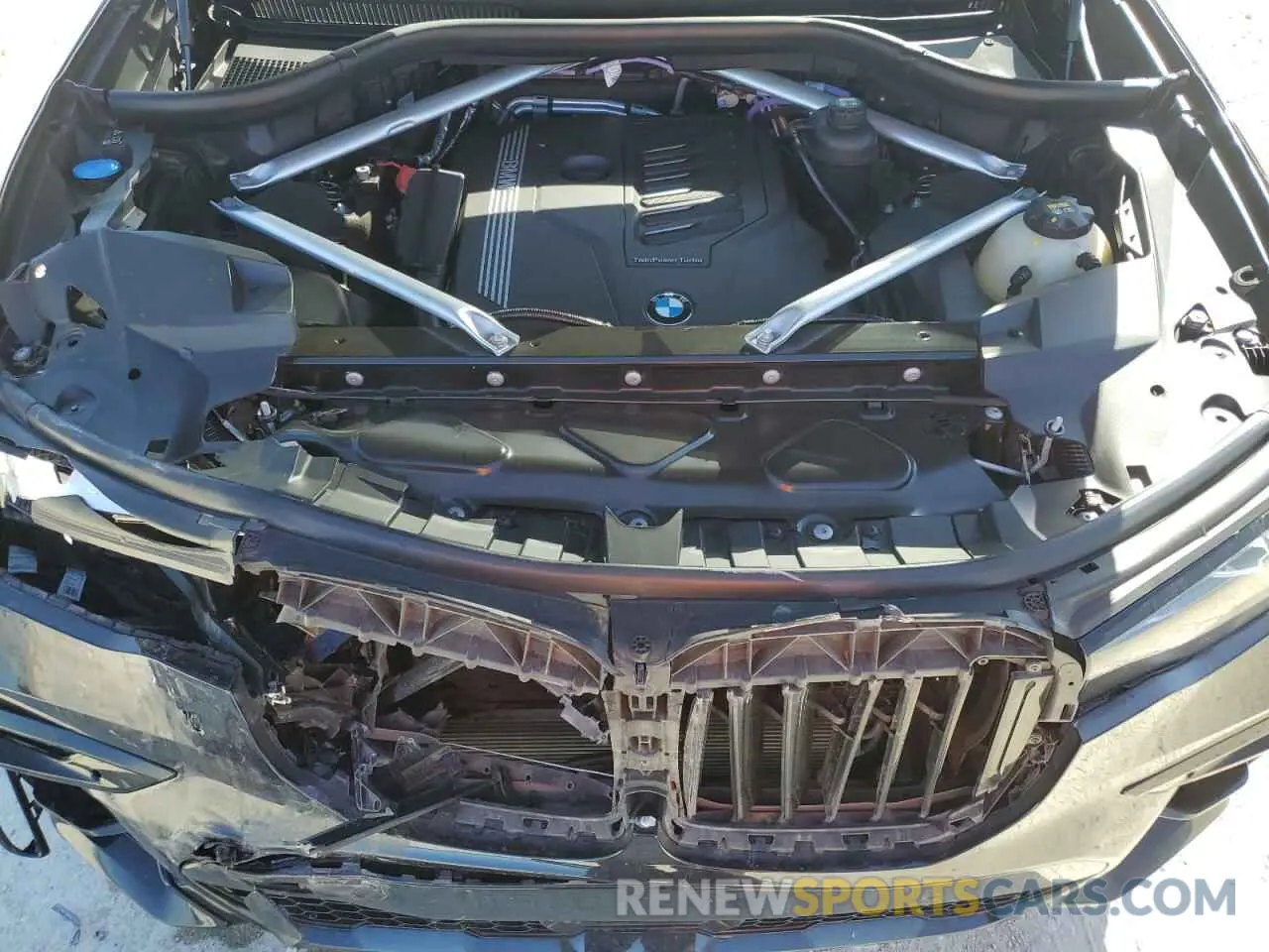 13 Photograph of a damaged car 5UXCW2C02N9J96379 BMW X7 2022