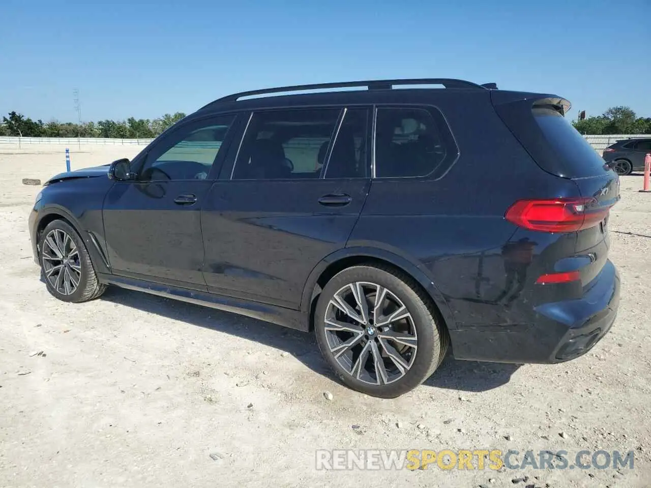 2 Photograph of a damaged car 5UXCW2C02N9J96379 BMW X7 2022
