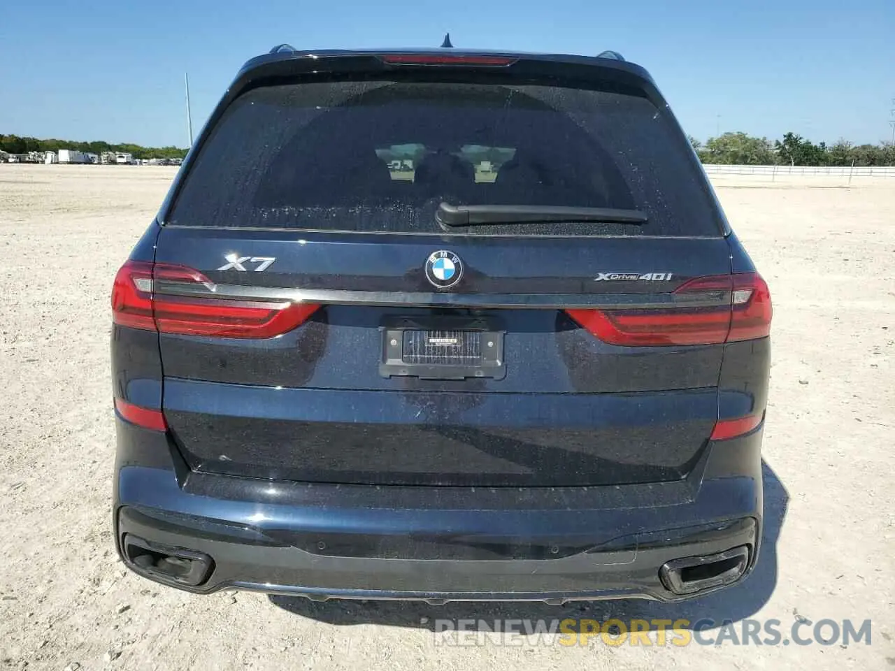 6 Photograph of a damaged car 5UXCW2C02N9J96379 BMW X7 2022
