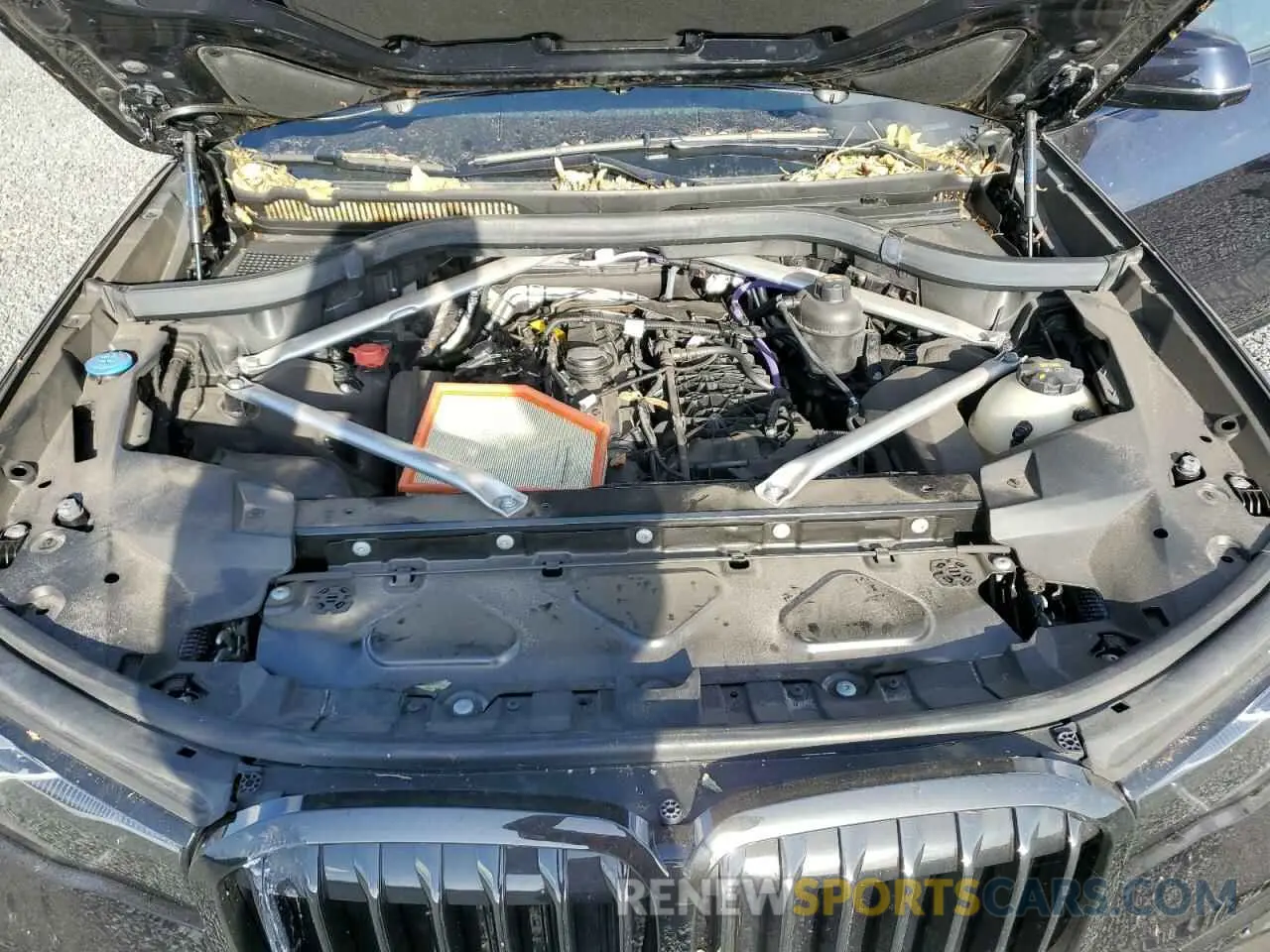 12 Photograph of a damaged car 5UXCW2C02N9K75258 BMW X7 2022
