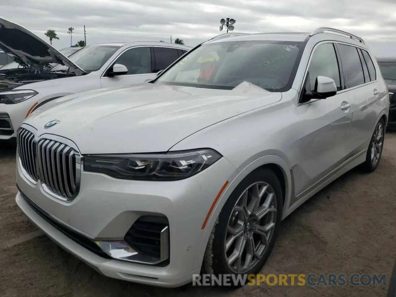 1 Photograph of a damaged car 5UXCW2C02N9K94134 BMW X7 2022
