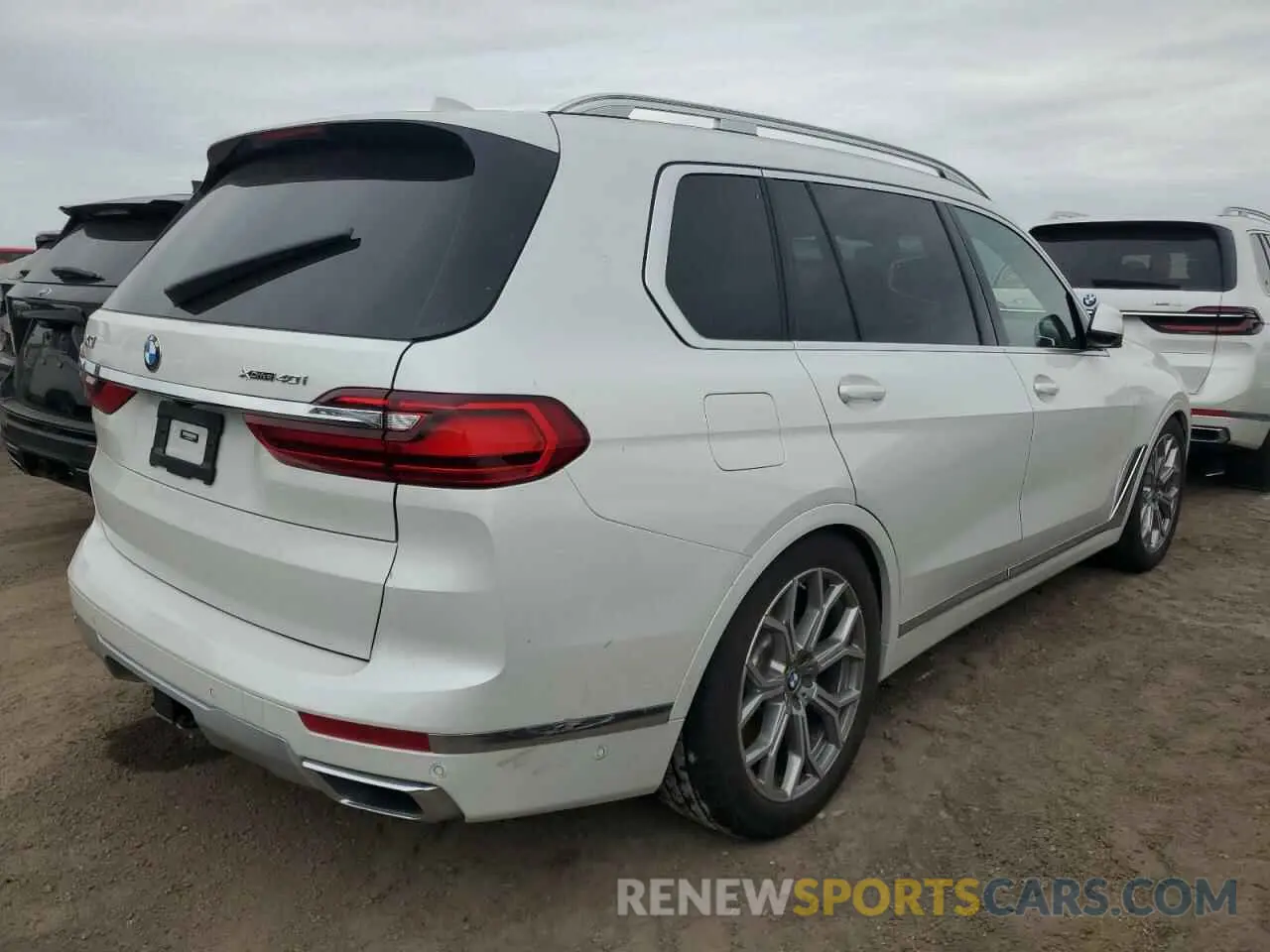3 Photograph of a damaged car 5UXCW2C02N9K94134 BMW X7 2022