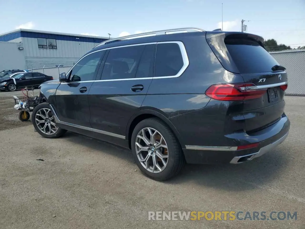 2 Photograph of a damaged car 5UXCW2C02N9L77305 BMW X7 2022